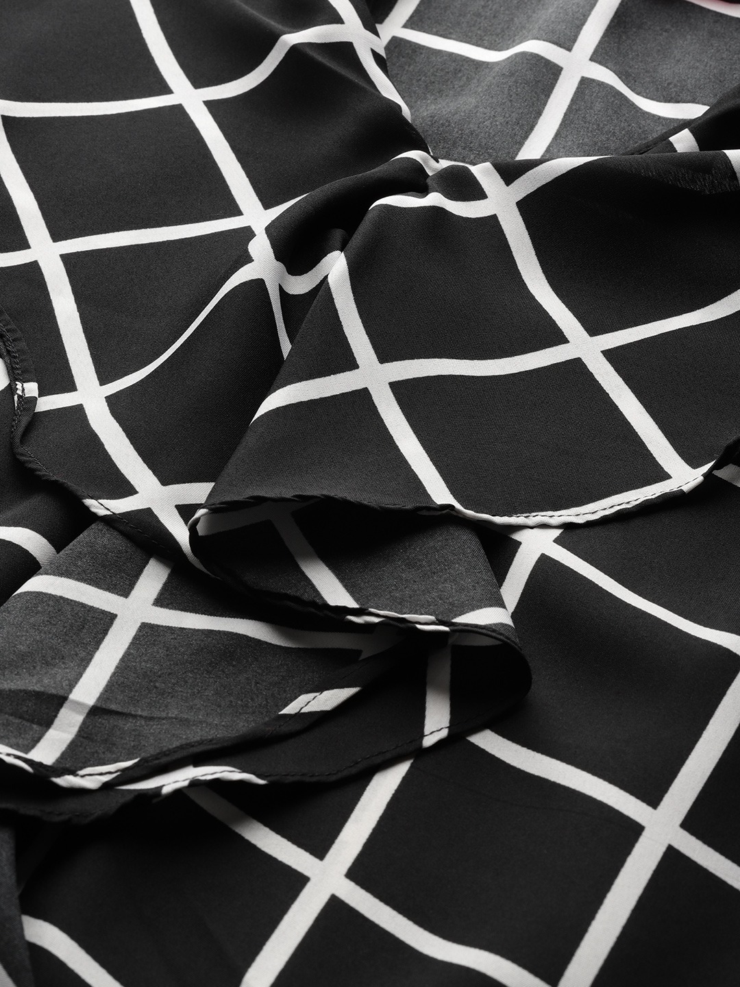 Women's Plus SizeBlack & White Checked Ruffled Top