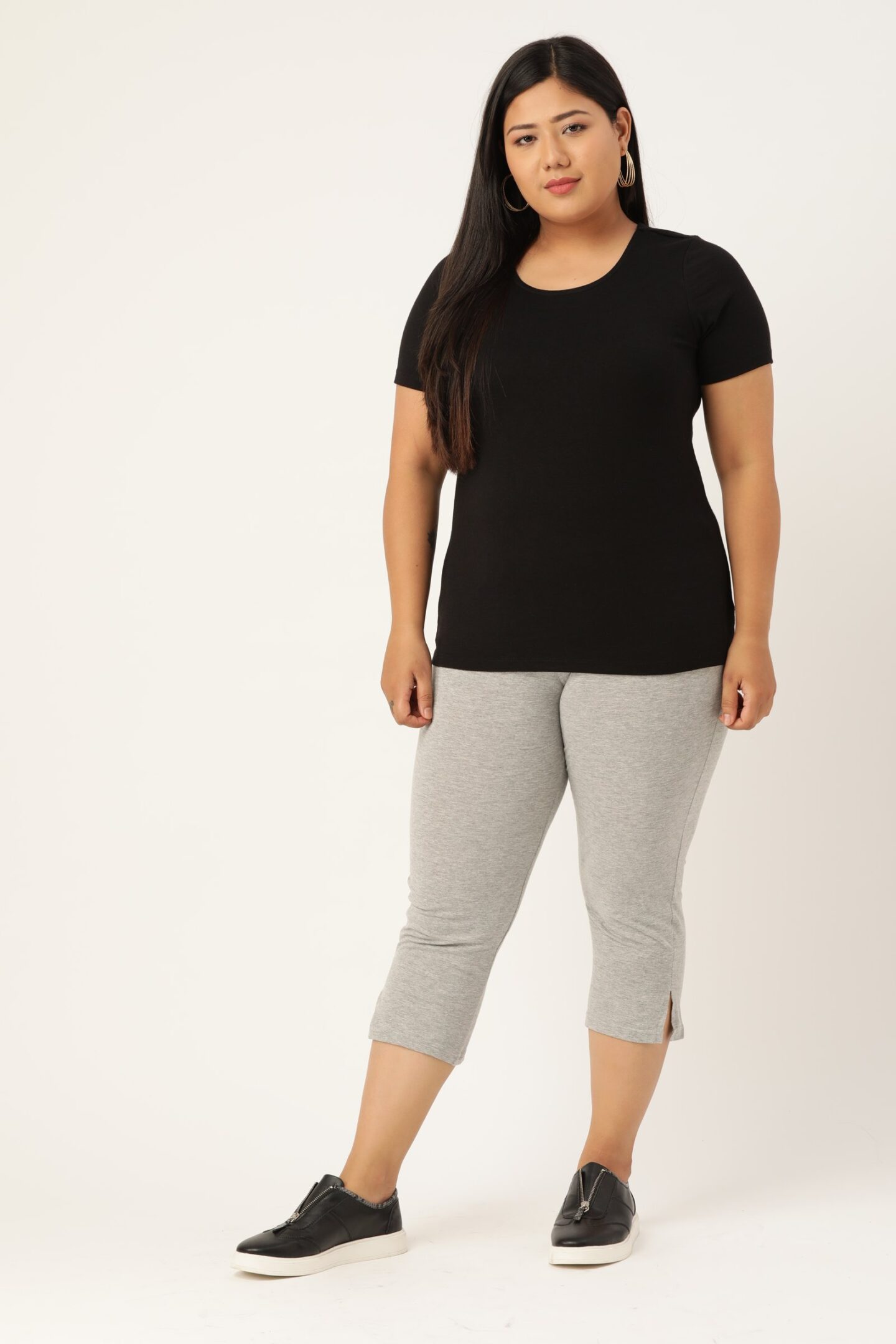 Women's Plus Size Light Grey Solid Color Regular Fit Capris