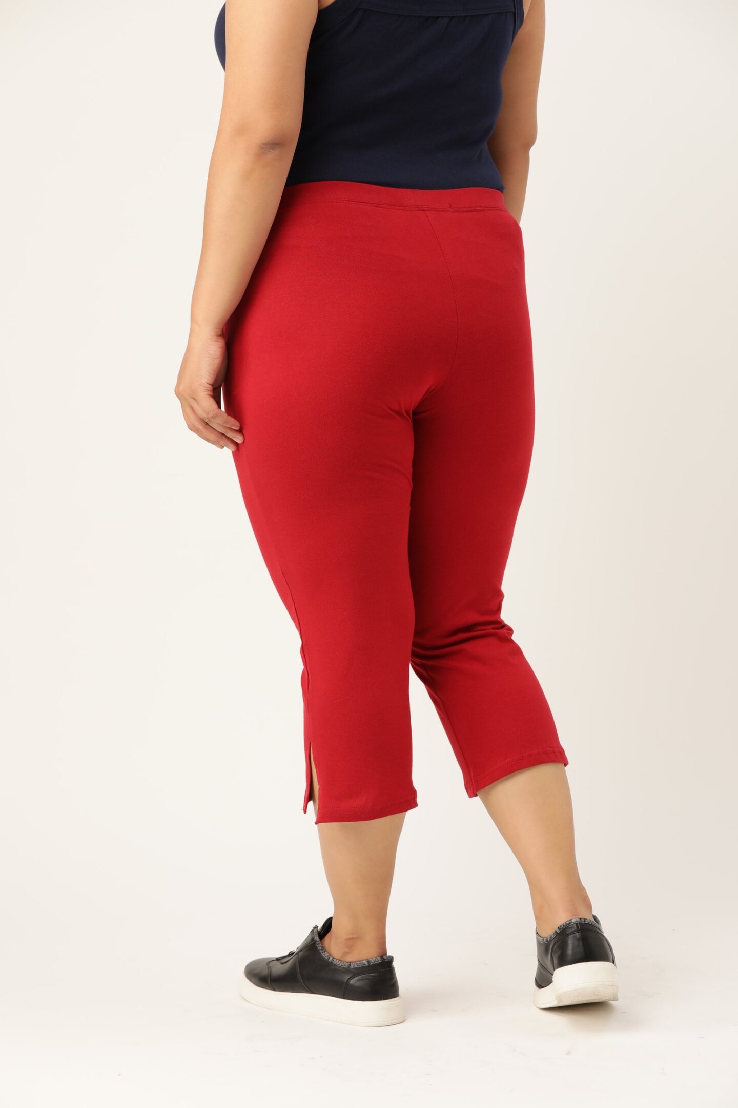 Women's Plus Size Maroon Solid Color Regular Fit Capris