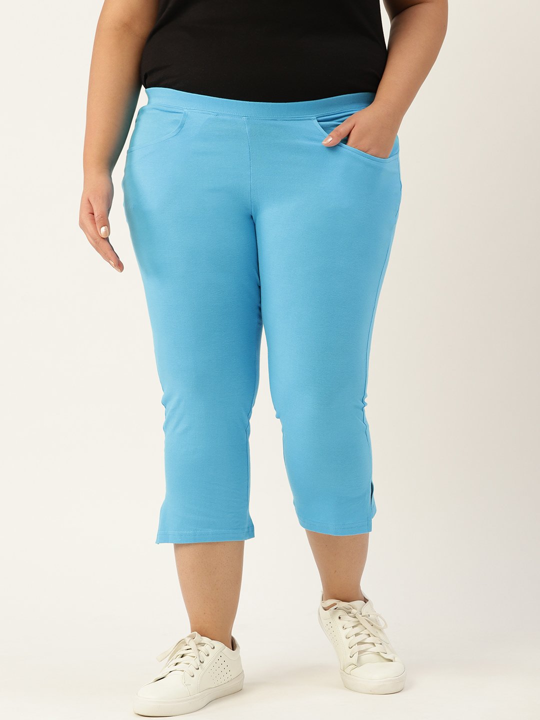 Women's Plus Size Turq Solid Color Regular Fit Capris