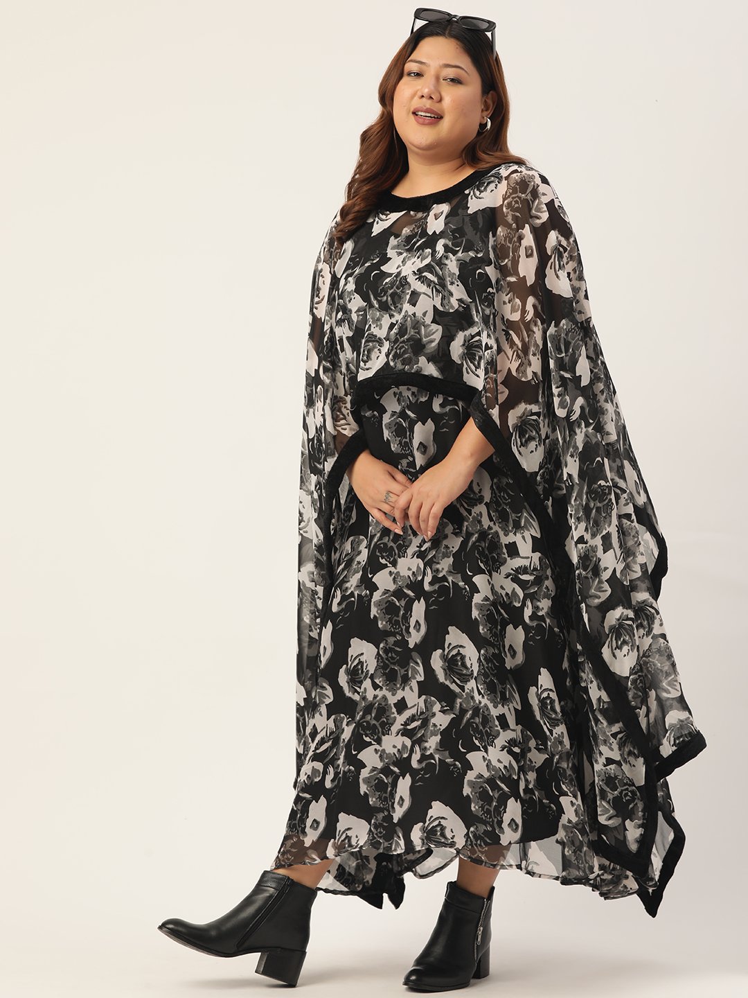 Women's Plus SizeBlack Rose Printed Georgette Party Wear Dress