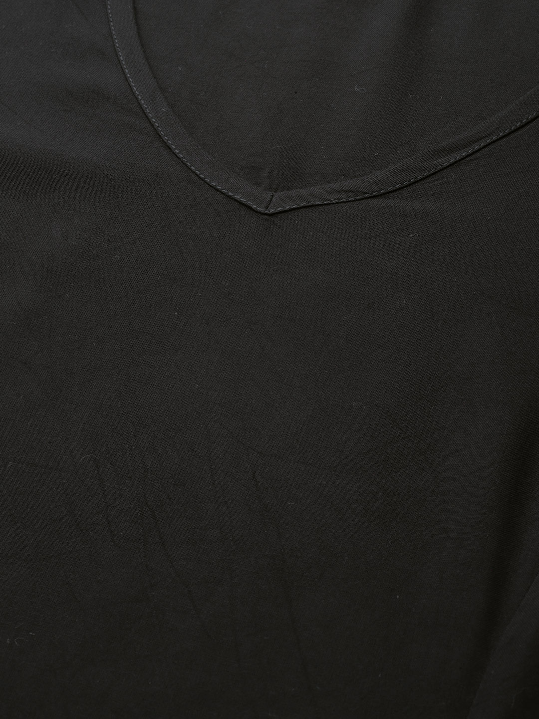 Women's Plus Size Black Solid V-Neck Top With Tie-Up Detail