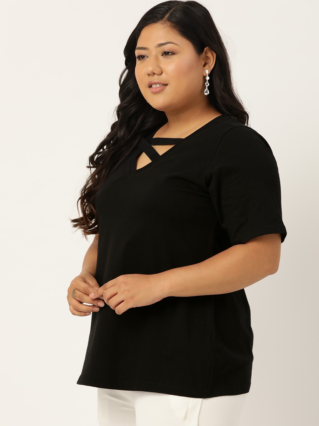 Women's Plus SizeBlack Solid Color Cut Out Detail Cotton Top
