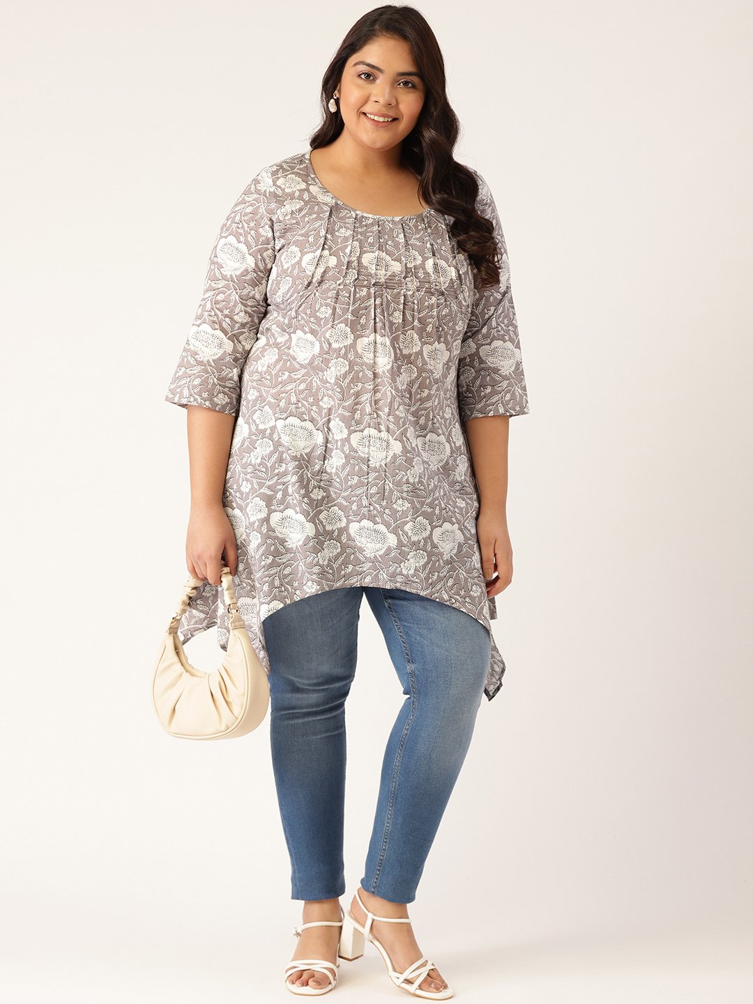 Women's Plus SizeGreymonotone Floral Print Front Pleated Longline Top