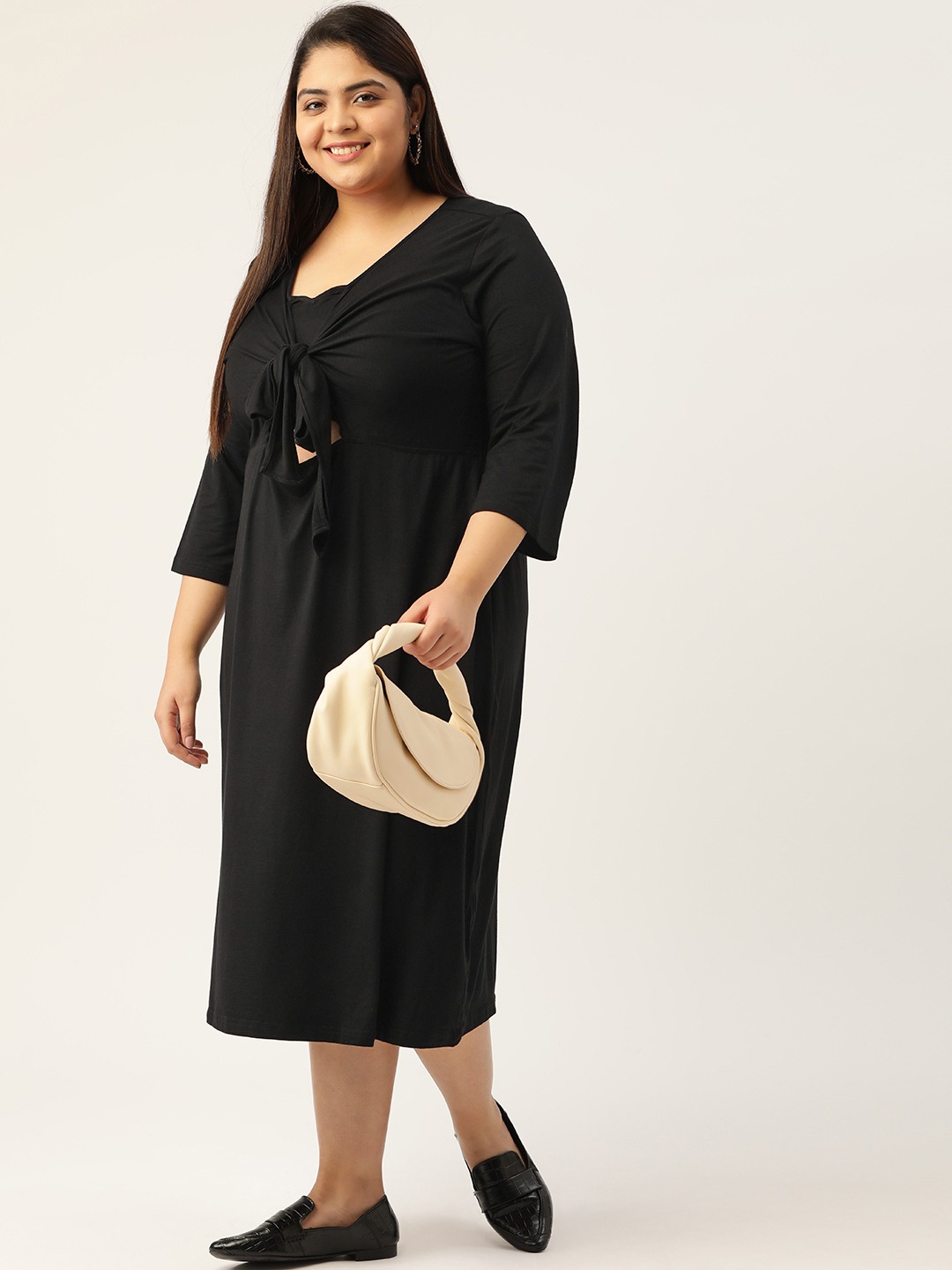 Women's Plus SizeBlack Solid Color A-Line Midi Dress
