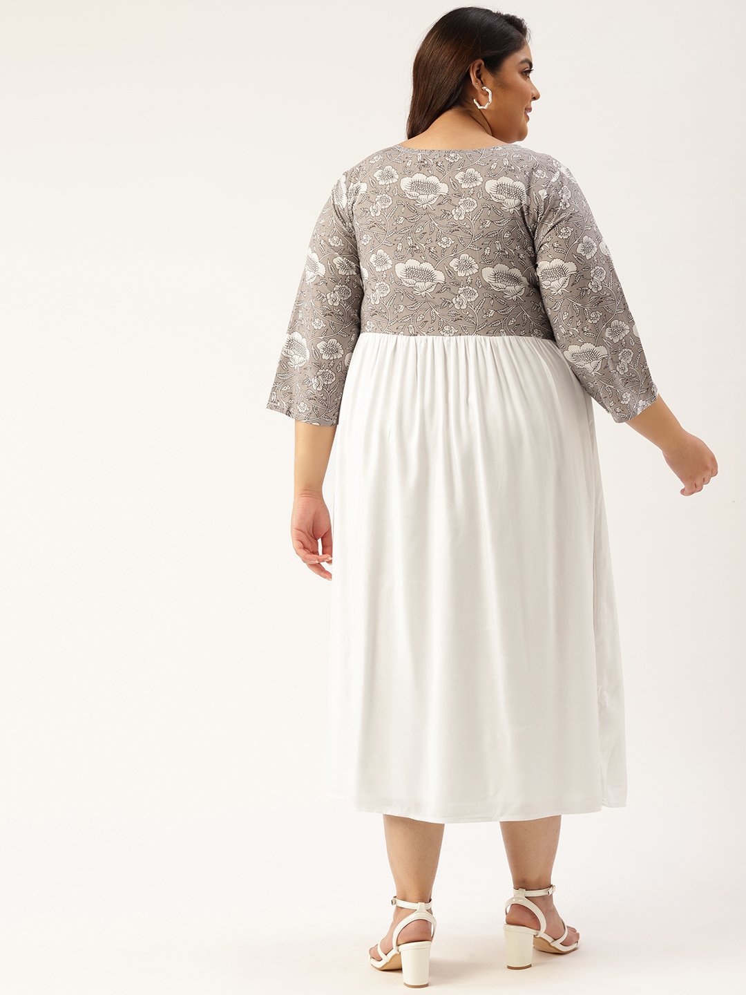 Women's Plus SizeGrey & White Color Empire Midi Dress