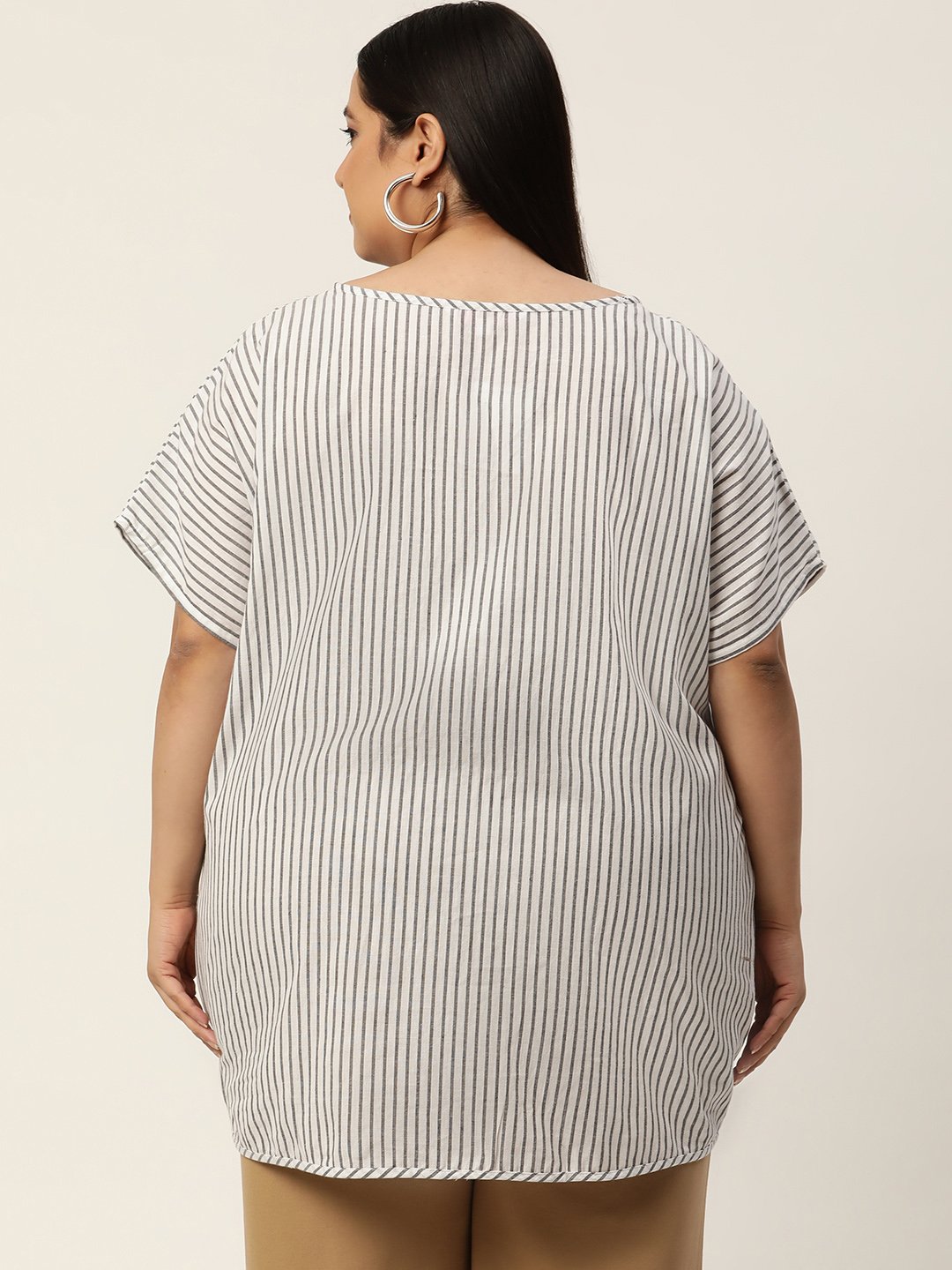 Women's Plus Size White & Grey Striped Printed High-Low Top
