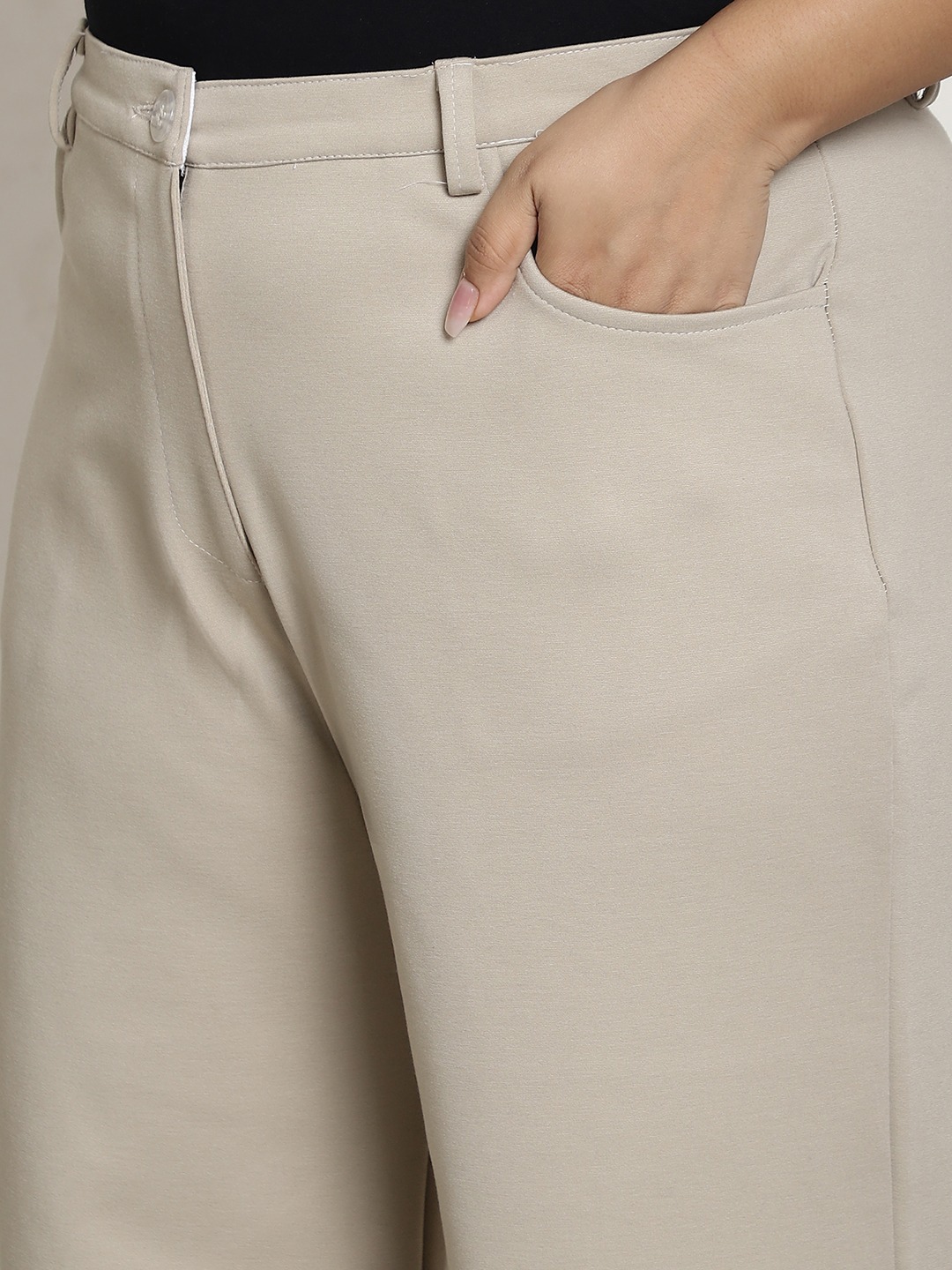 Women's Plus Size Stone Solid Color Elasticated Flared Capri
