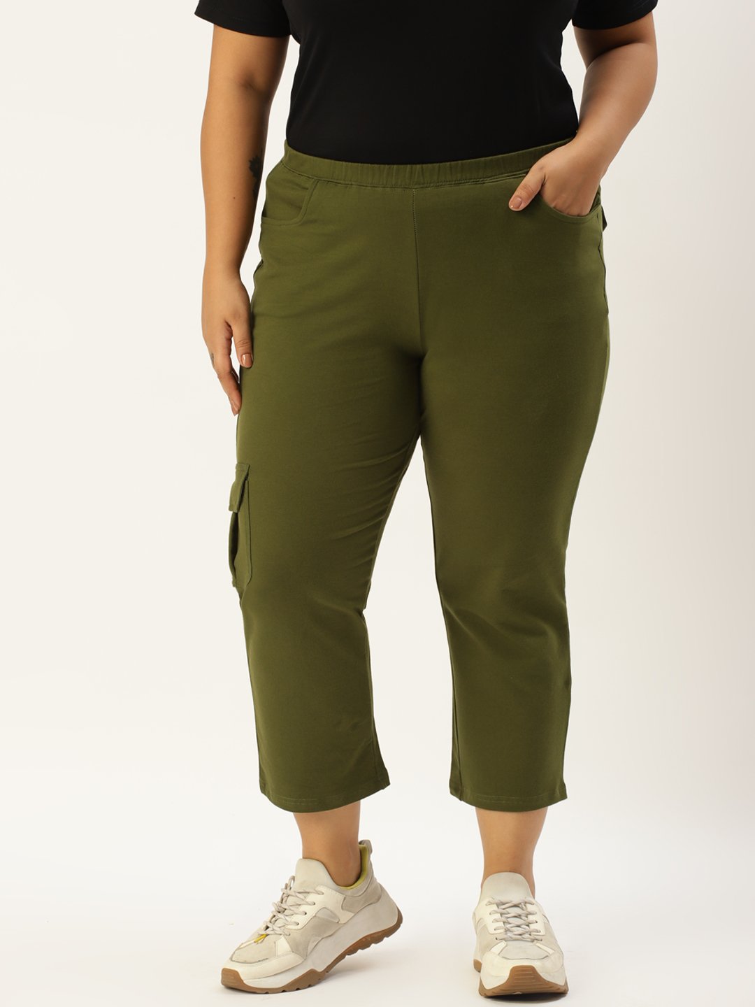 Women's Plus SizeOlive Green Solid Color Straight Fit Knitted Capri
