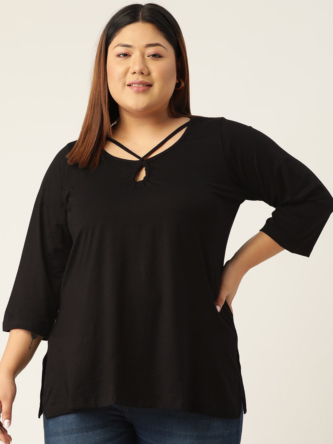 Women's Plus SizeBlack Solid Color Keyhole Neck knitted top