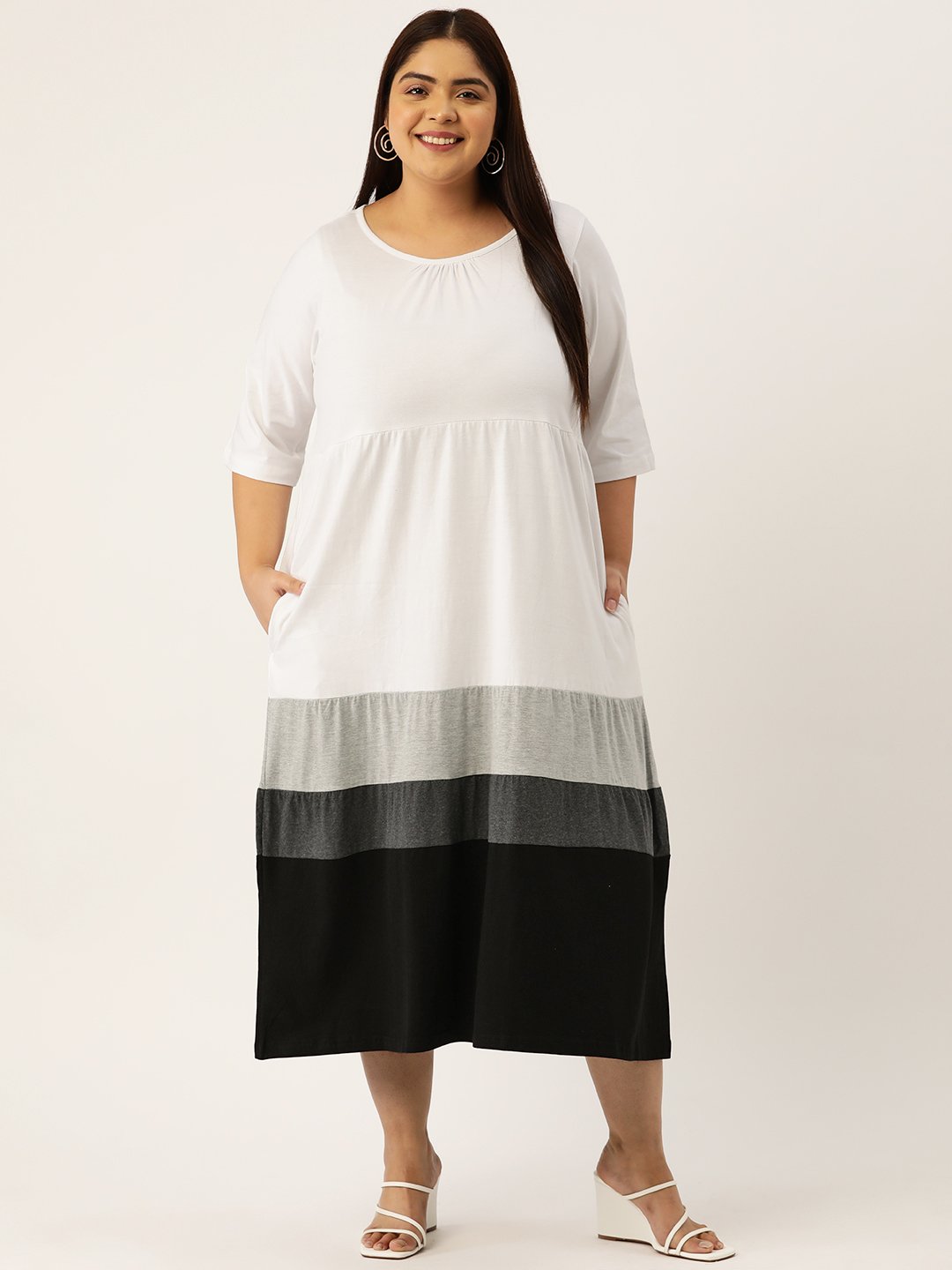 Women's Plus Size White & Black Color Block Knitted Midi Dress