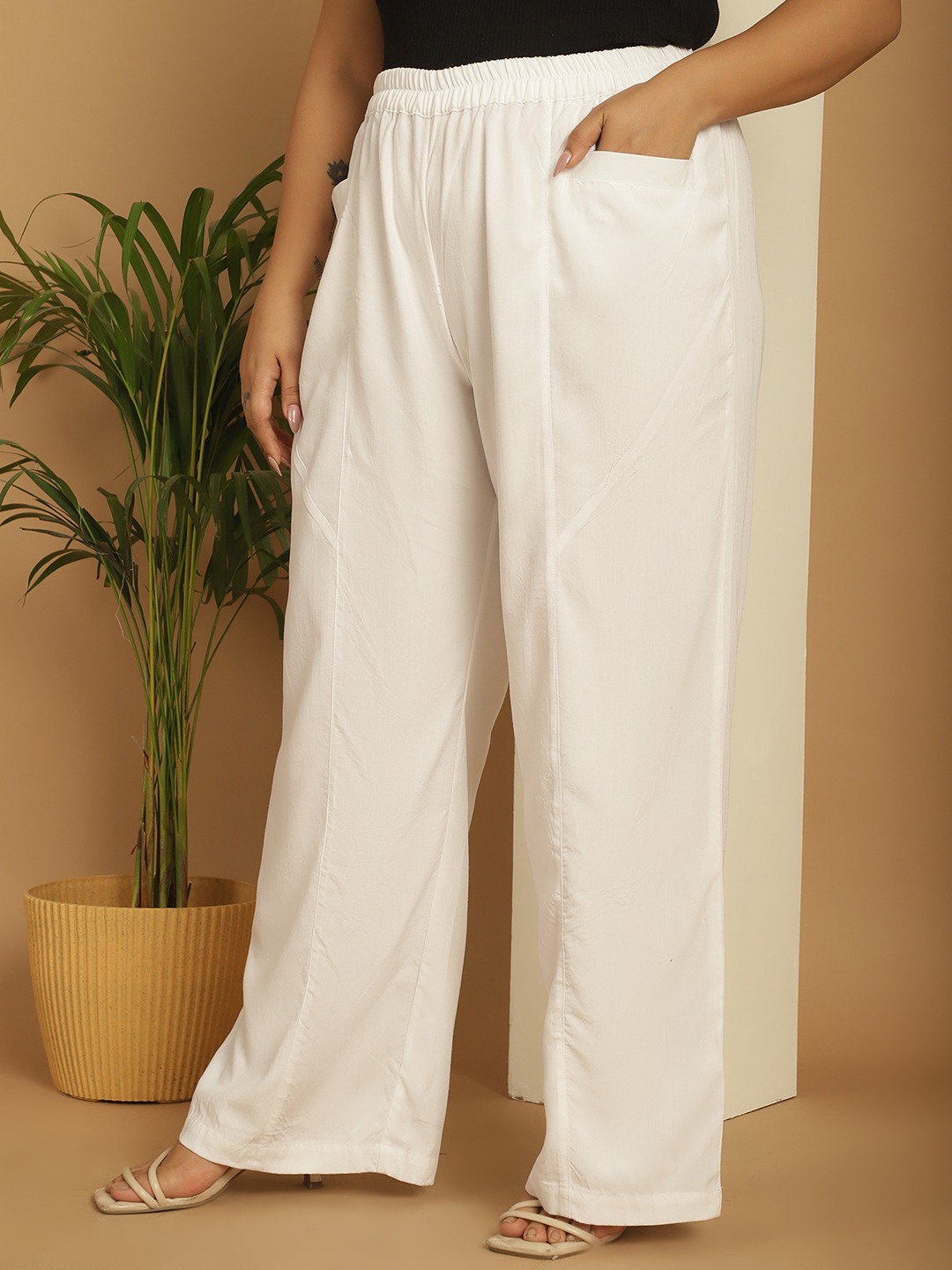Women's Plus Size White Solid Color woven flared palazzos