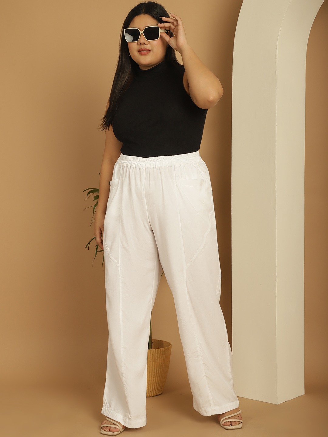 Women's Plus Size White Solid Color woven flared palazzos