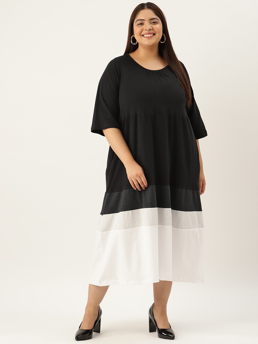 Women's Plus Size Black & White Color Blocked Cotton Dress