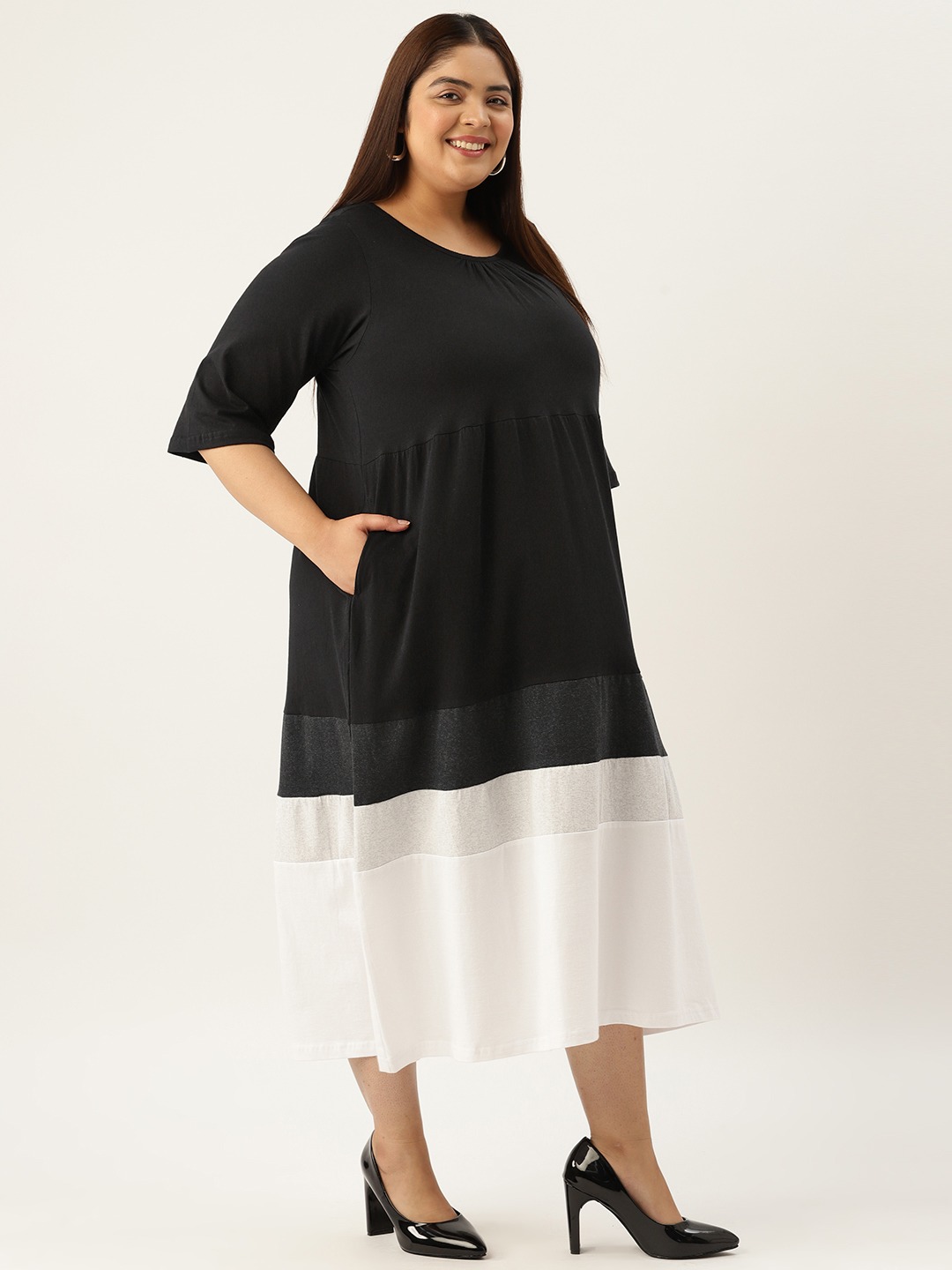 Women's Plus Size Black & White Color Blocked Cotton Dress