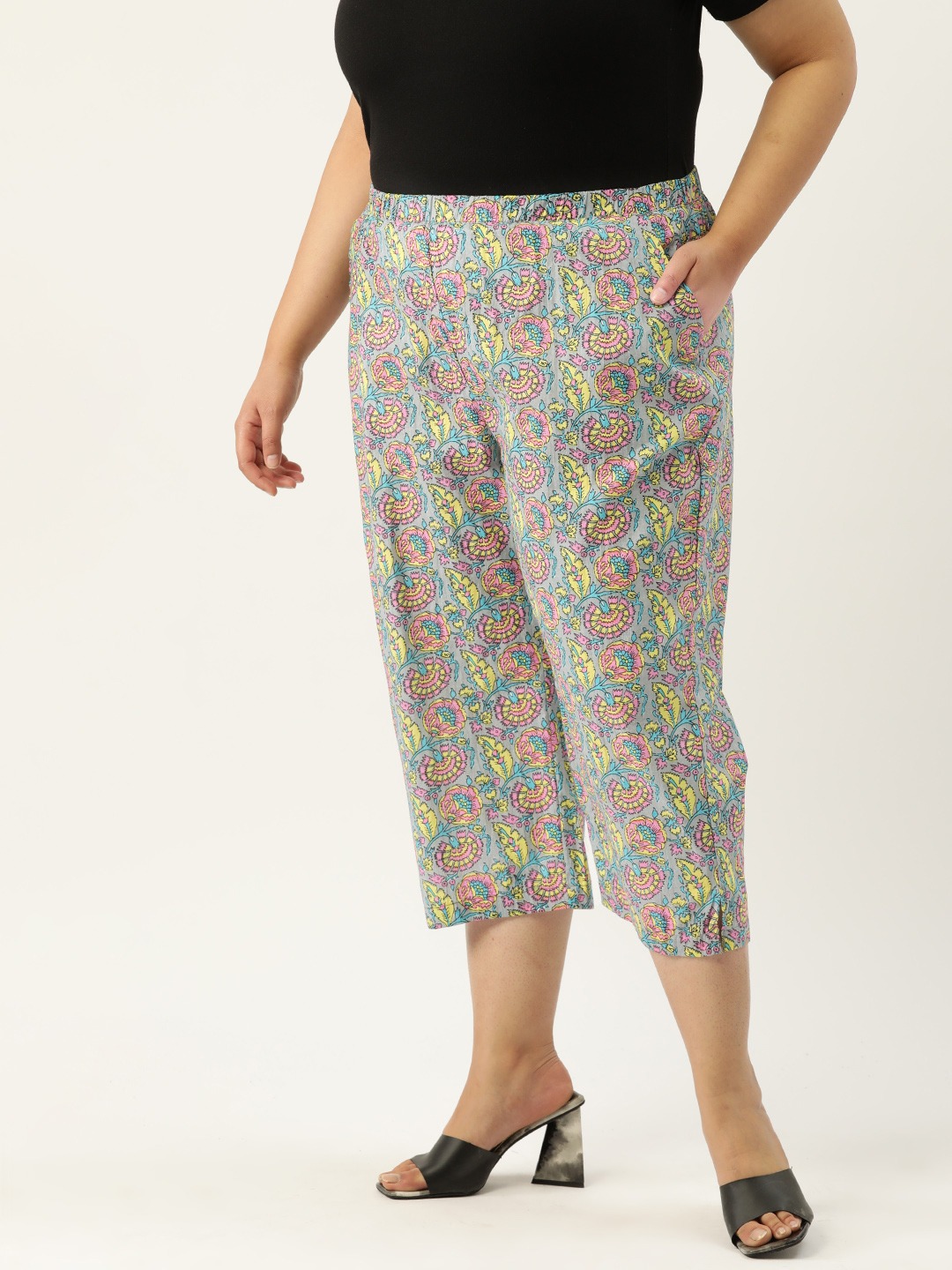 Women's Plus Size Grey Floral Print Cotton Capri