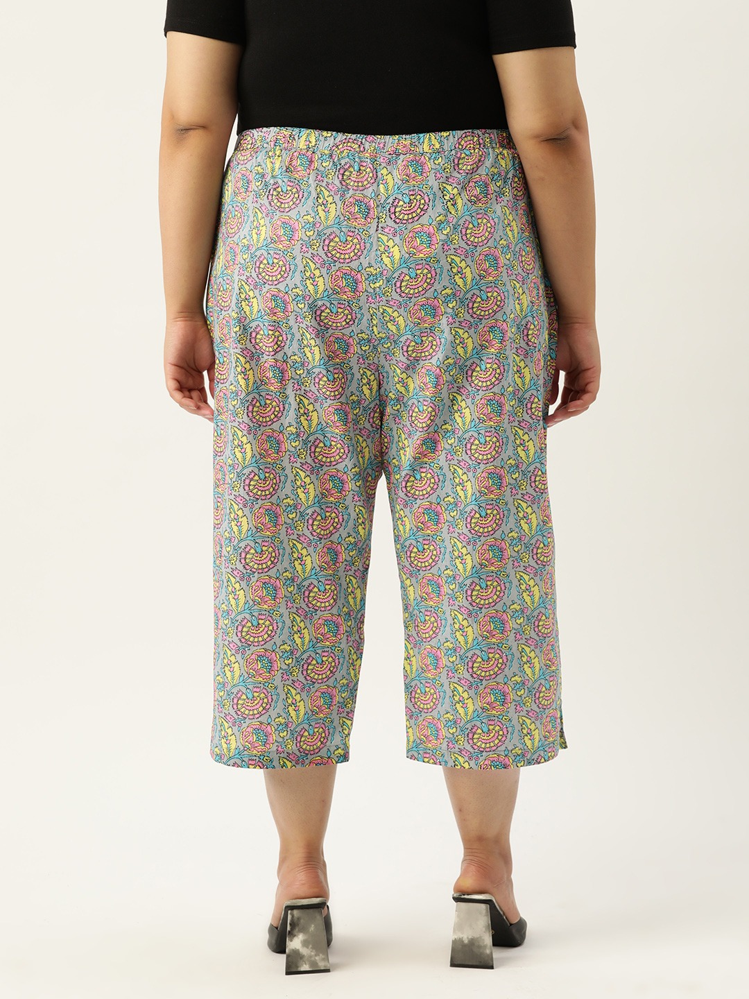 Women's Plus Size Grey Floral Print Cotton Capri