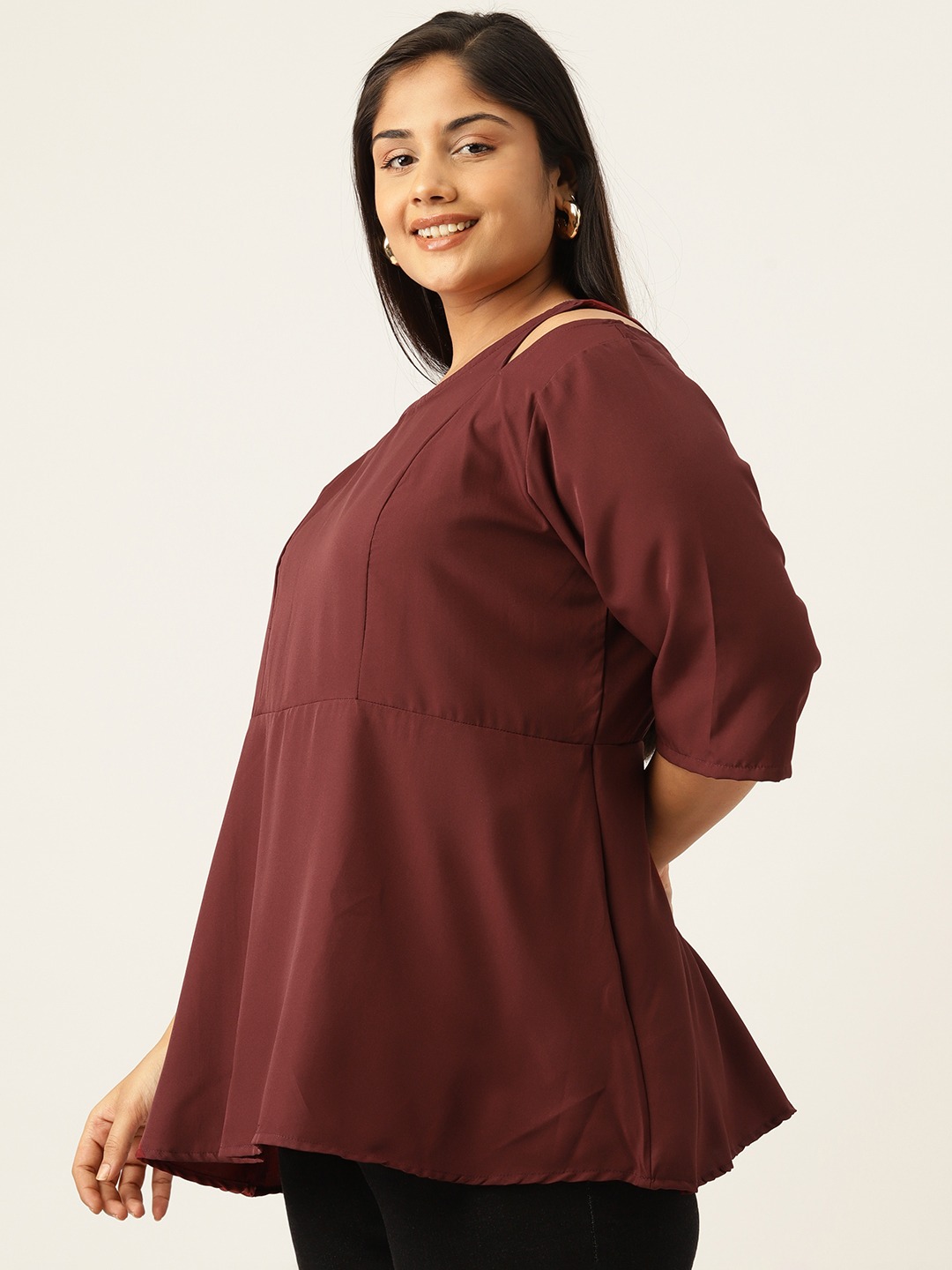 Women's Plus Size Plum Solid Color Cut Out Detail Top