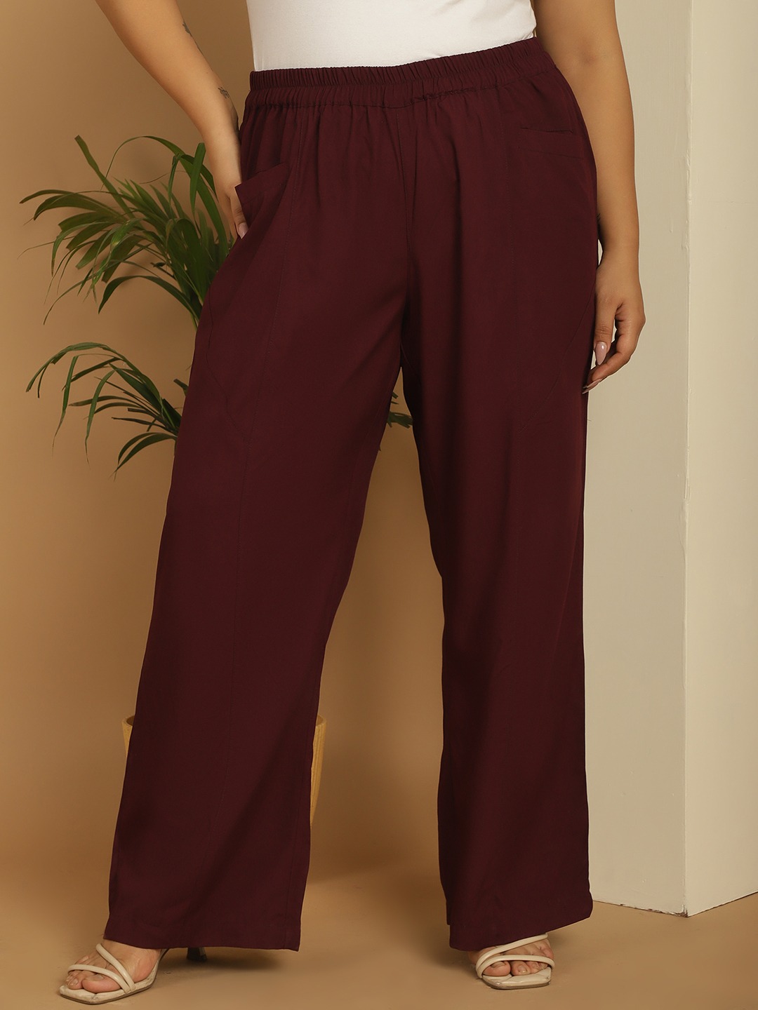 Women's Plus Size Plum Solid Color woven flared palazzos