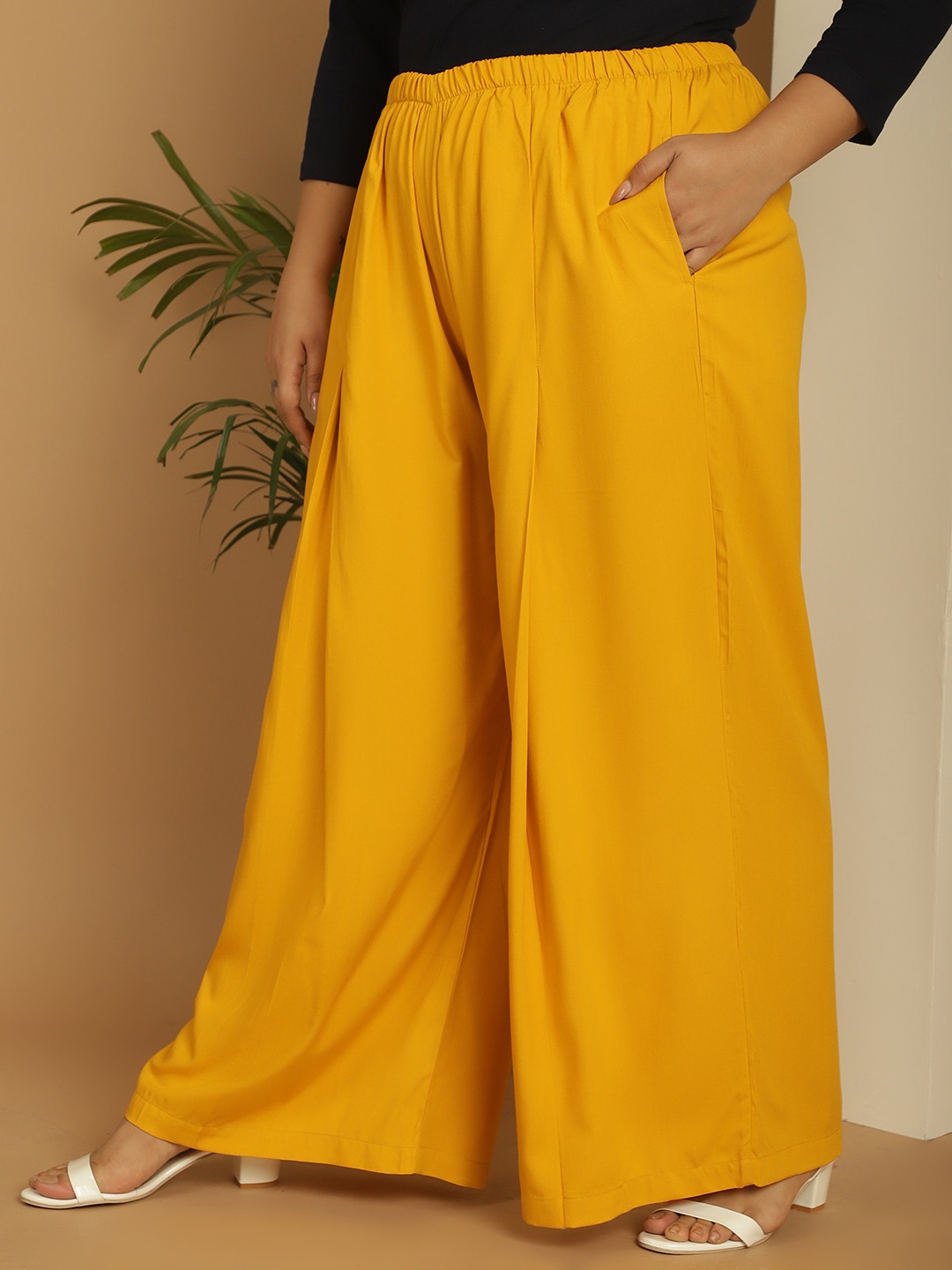 Women's Plus Size Mustard Solid Color woven pleated palazzos