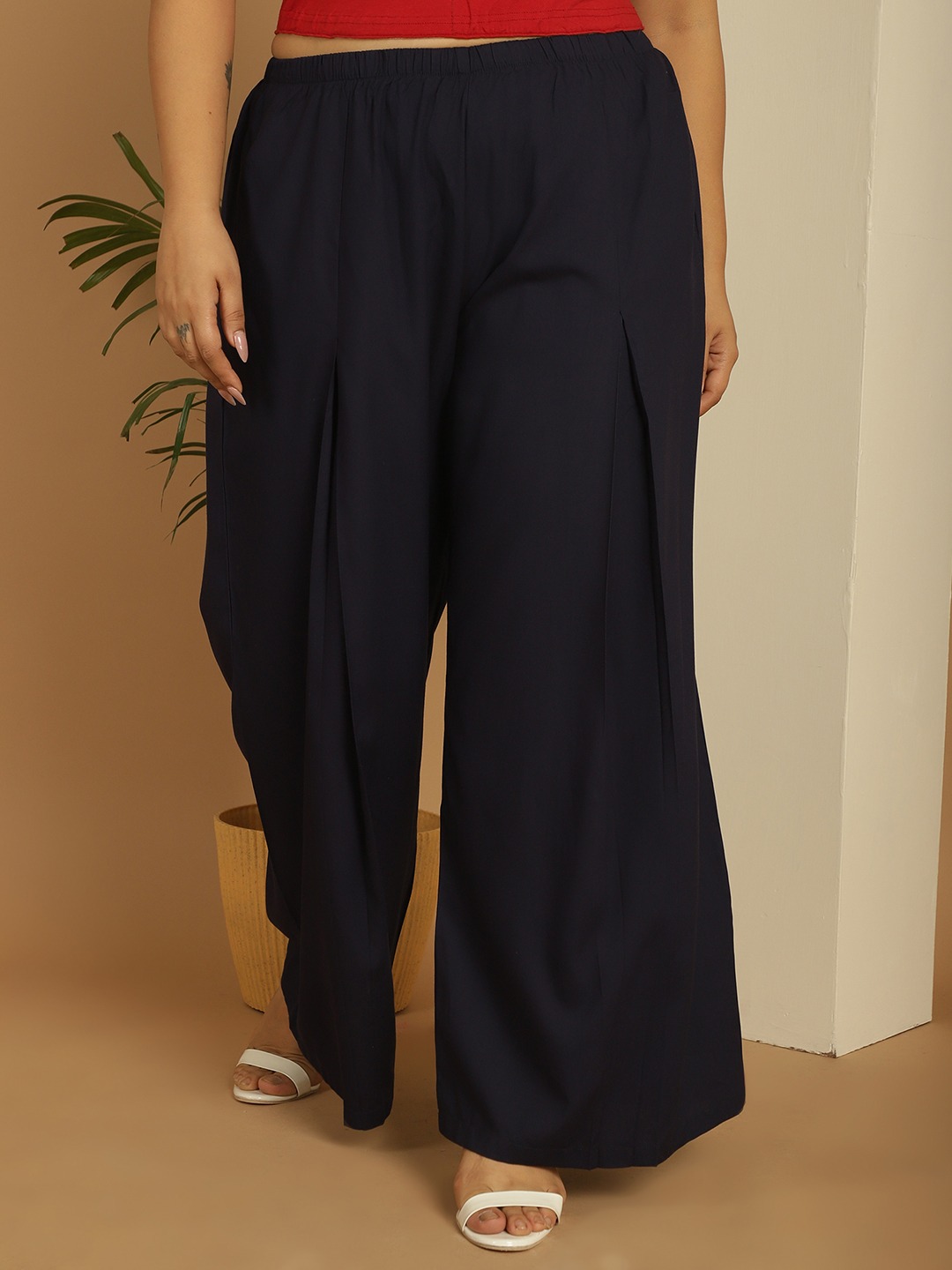 Women's Plus Size Navy Solid Color woven pleated palazzos
