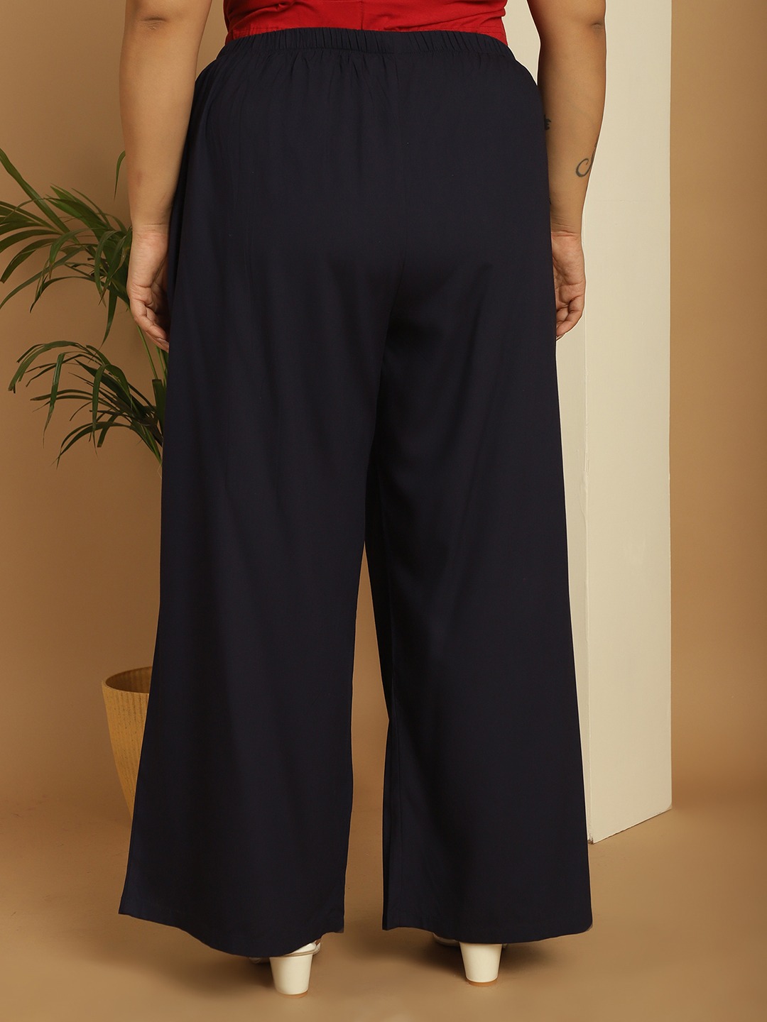 Women's Plus Size Navy Solid Color woven pleated palazzos