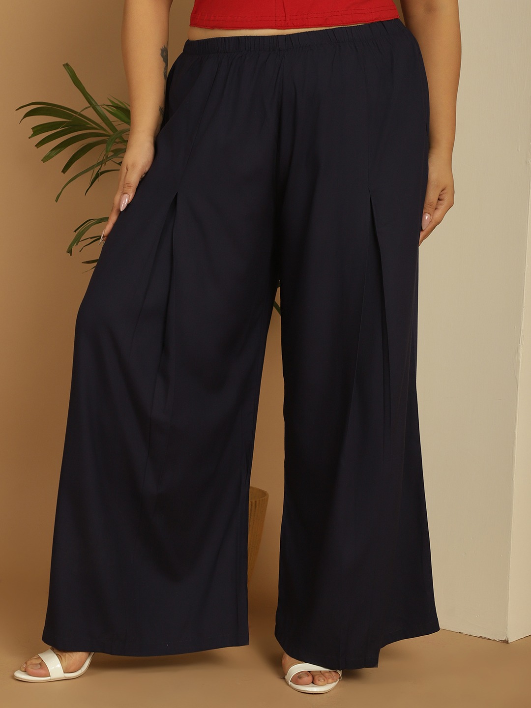 Women's Plus Size Navy Solid Color woven pleated palazzos