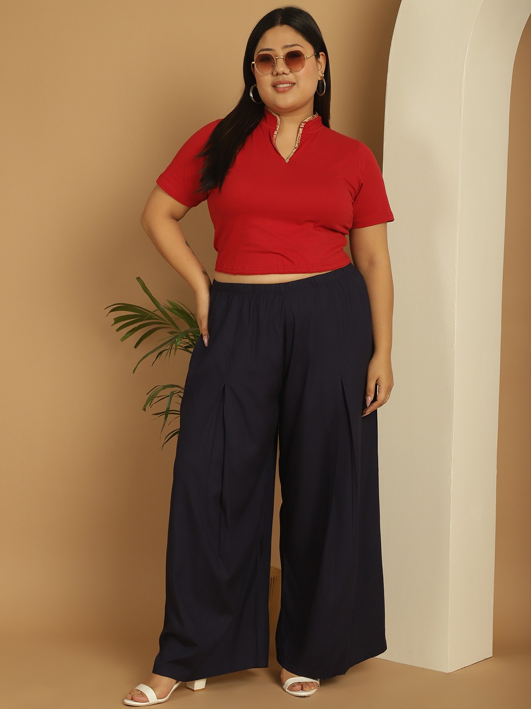 Women's Plus Size Navy Solid Color woven pleated palazzos