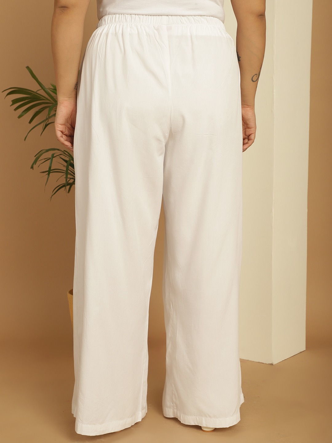 Women's Plus Size White Solid Color woven pleated palazzos