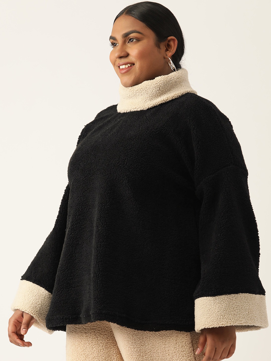 Women's Plus Size Black Solid Color Teddy Top