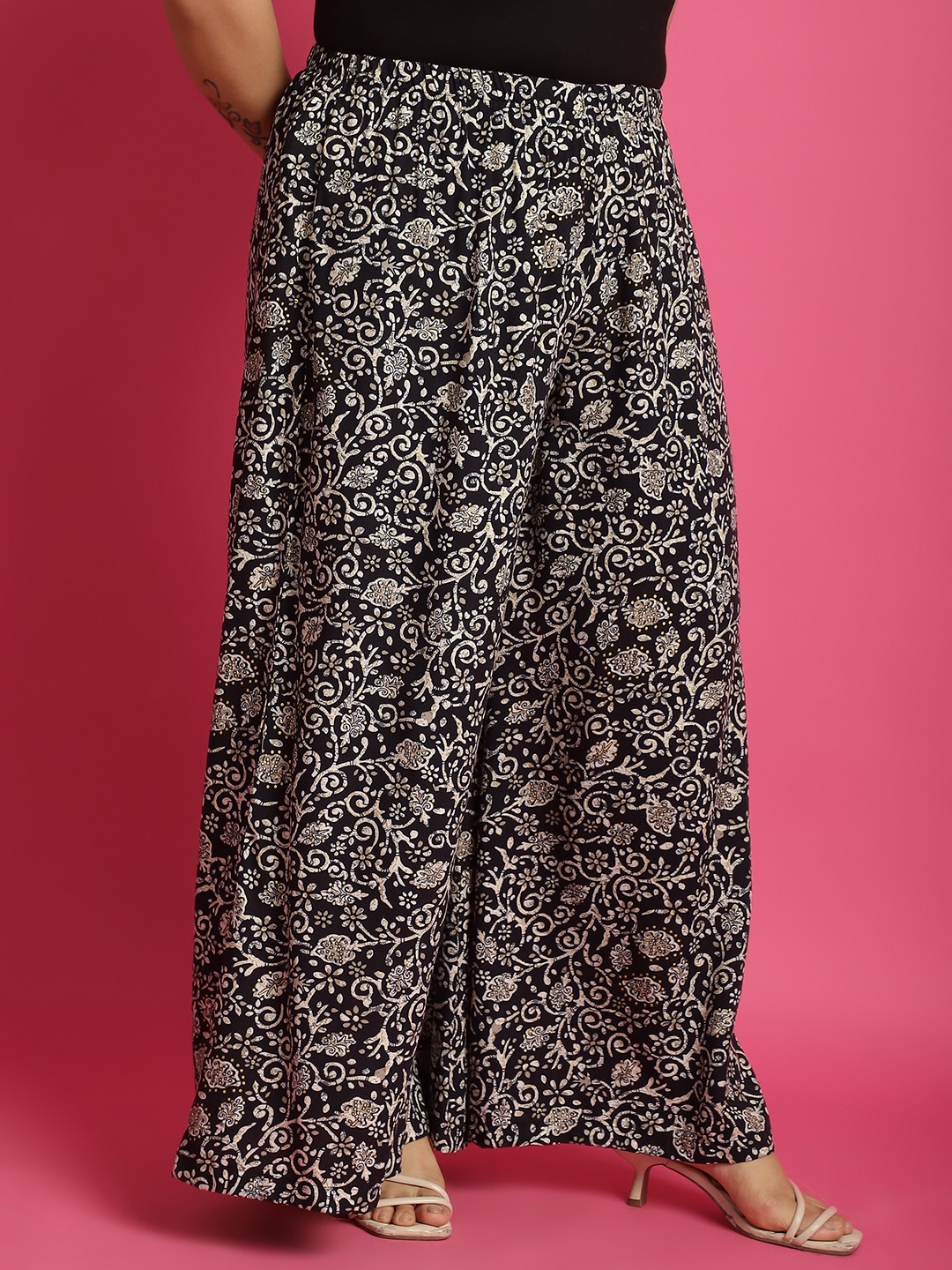 Women's Plus Size Black floral batik printed casual Palazzo