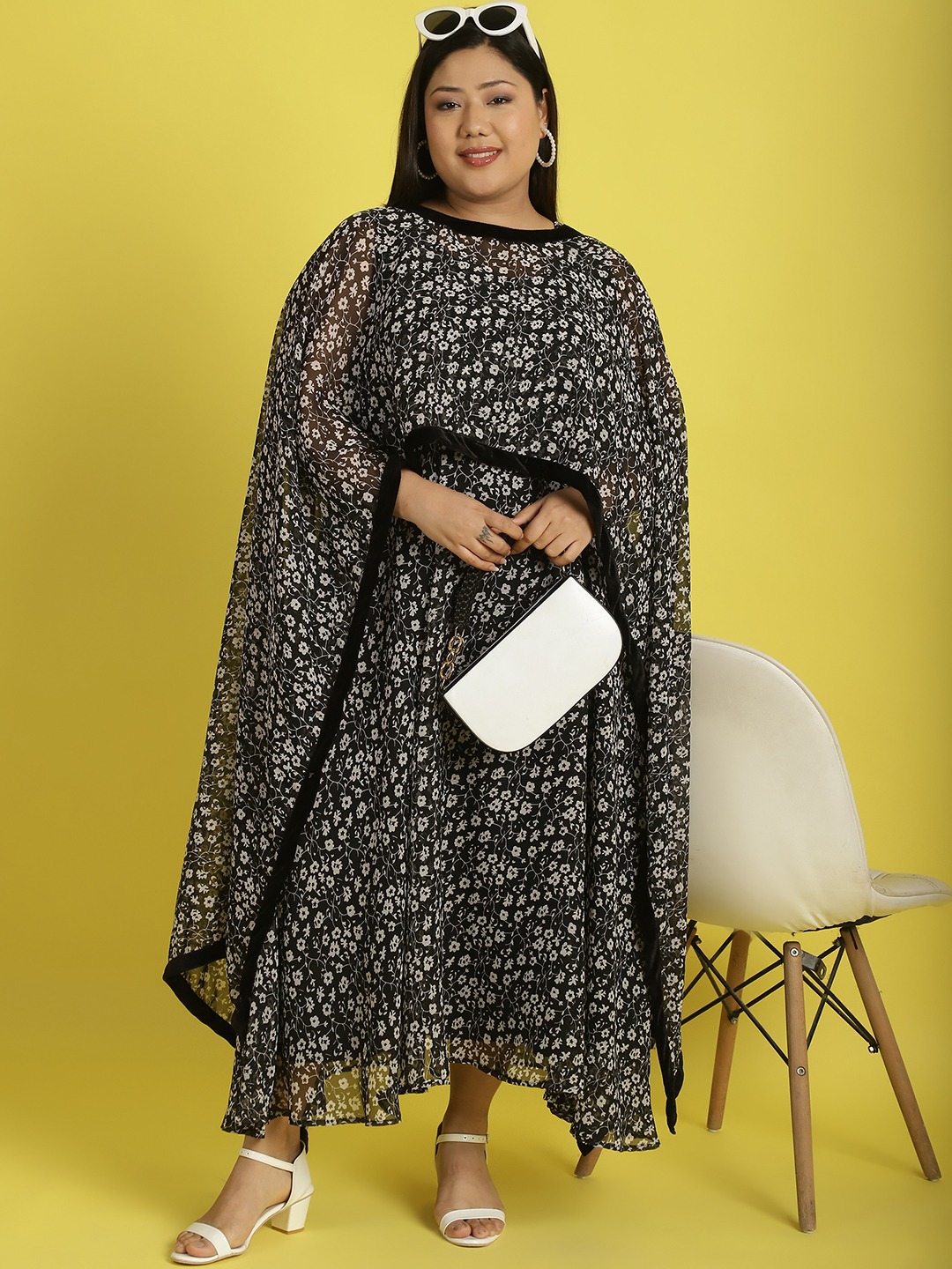 Women's Plus Size Black & White floral print Maxi Dress