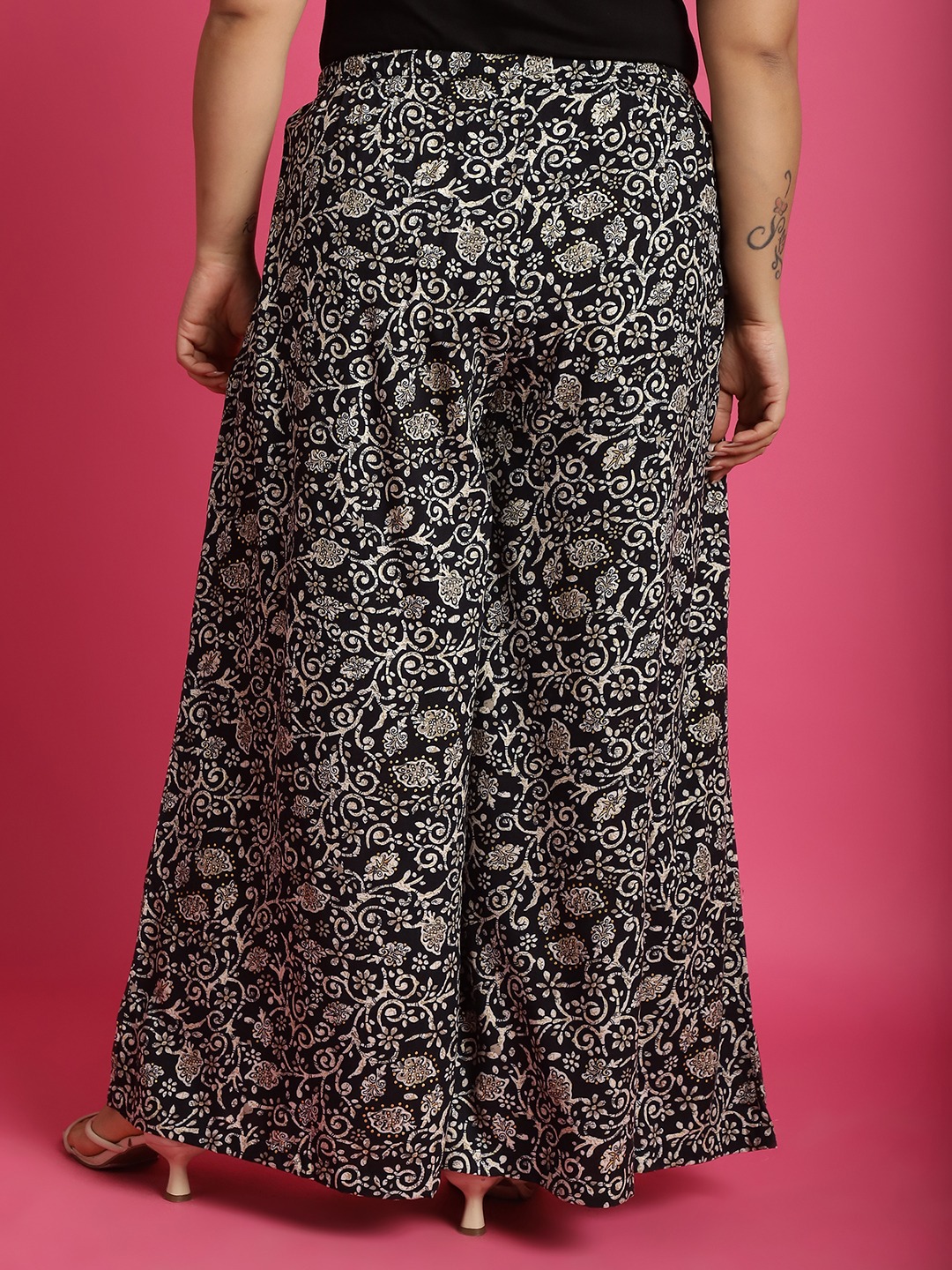 Women's Plus Size Black floral batik printed casual Palazzo