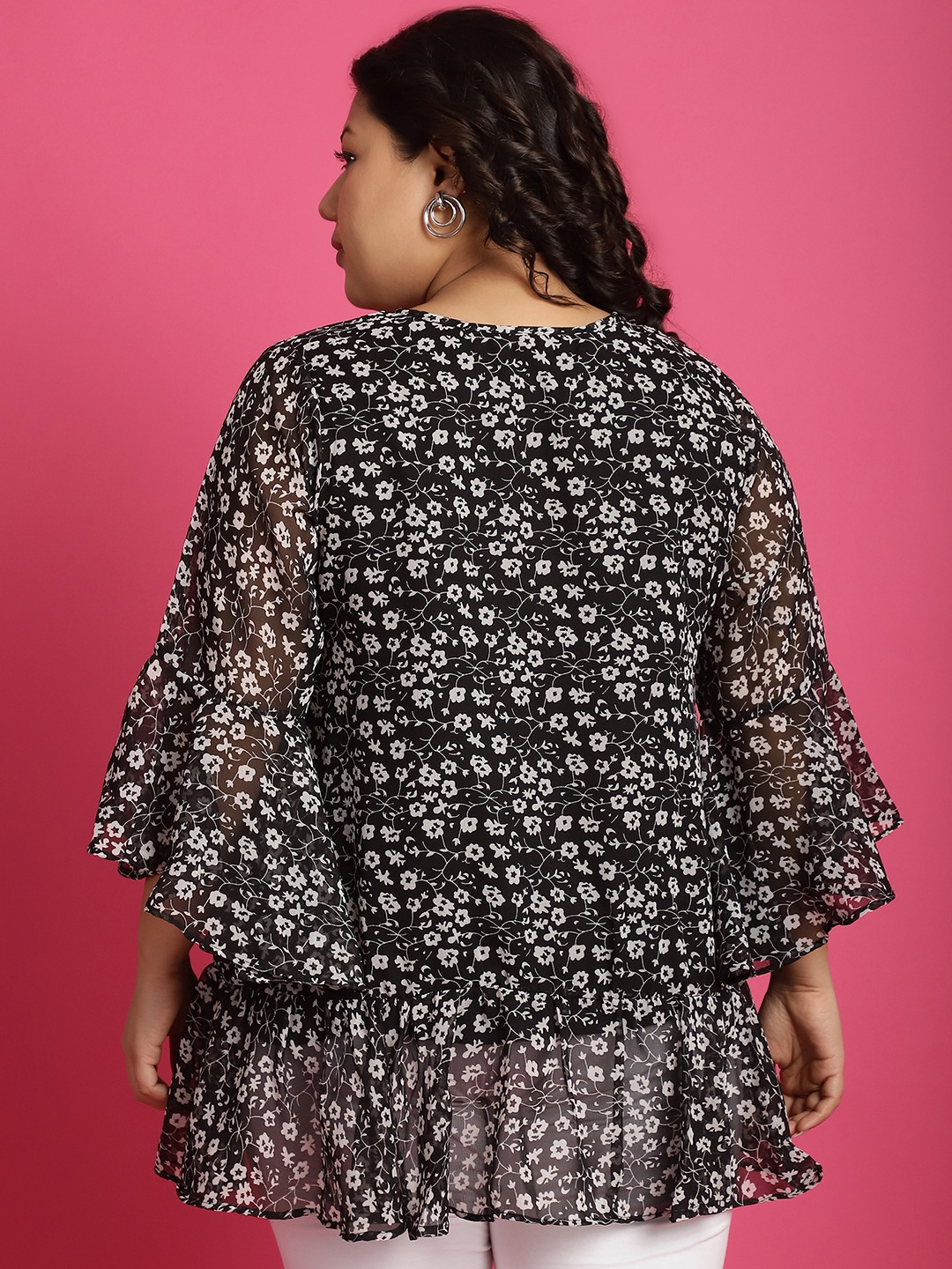 Women's Plus SizeBlack & White Floral Printed Georgette Longline Wrap Top
