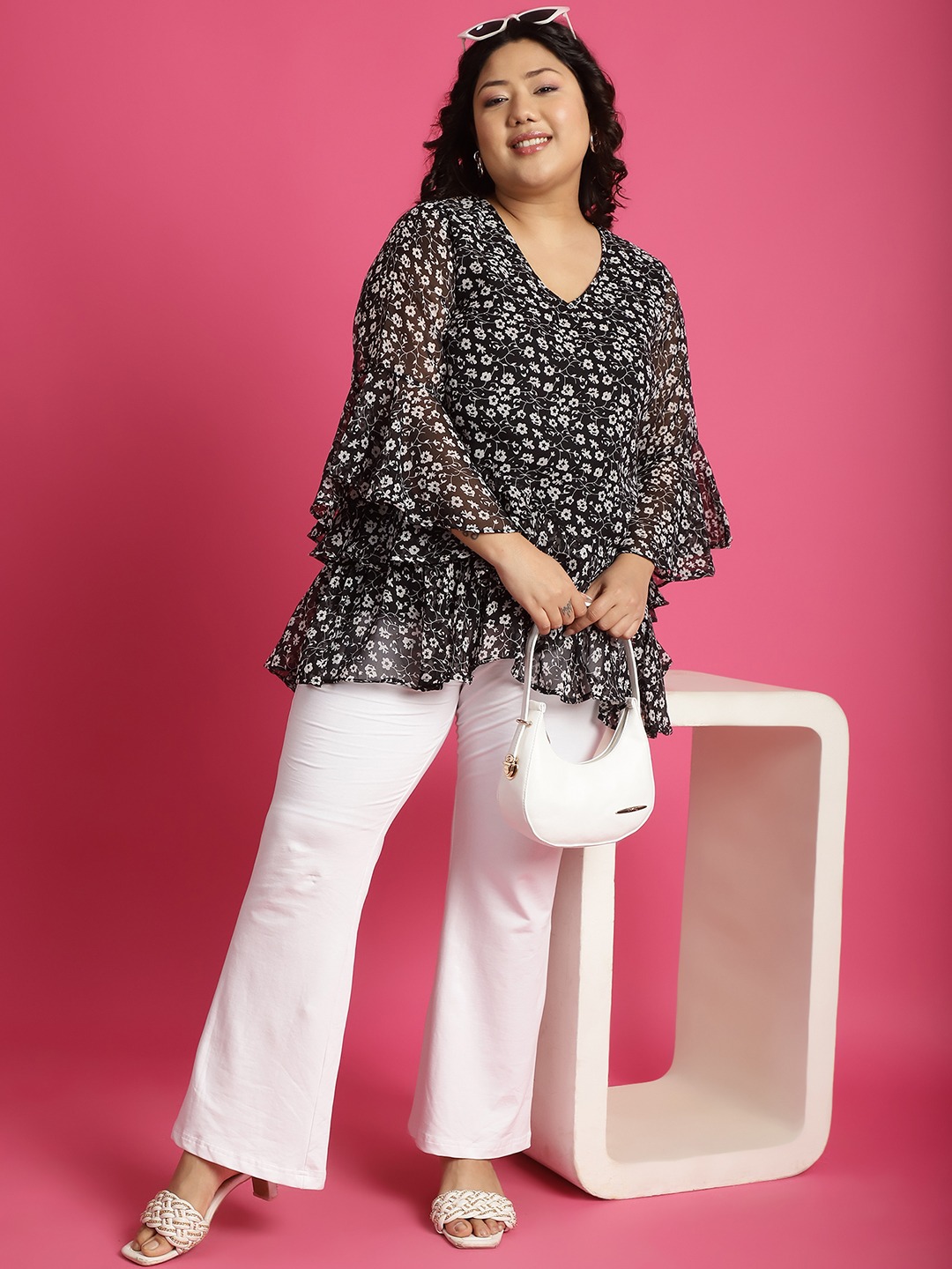 Women's Plus SizeBlack & White Floral Printed Georgette Longline Wrap Top