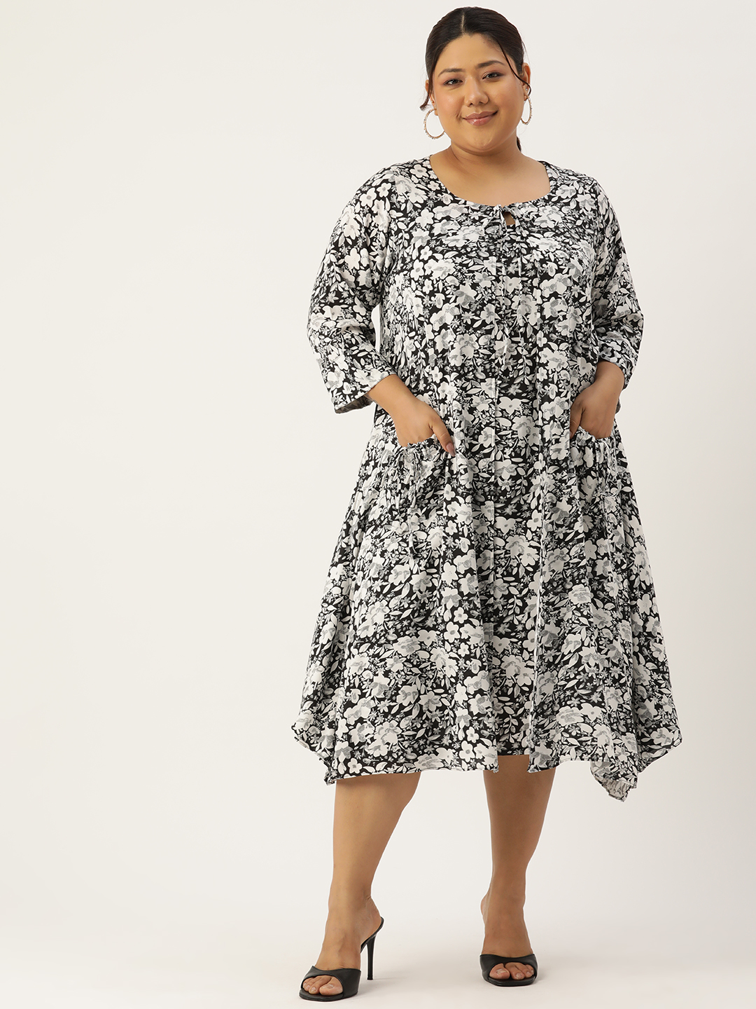 Women's Plus Size Black & White Floral printed A-Line Clothing Set