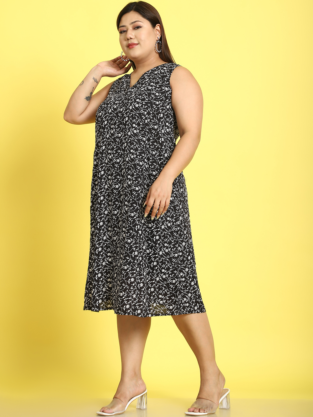 Women's Plus Size Black Small Floral Printed A-Line Midi Dress
