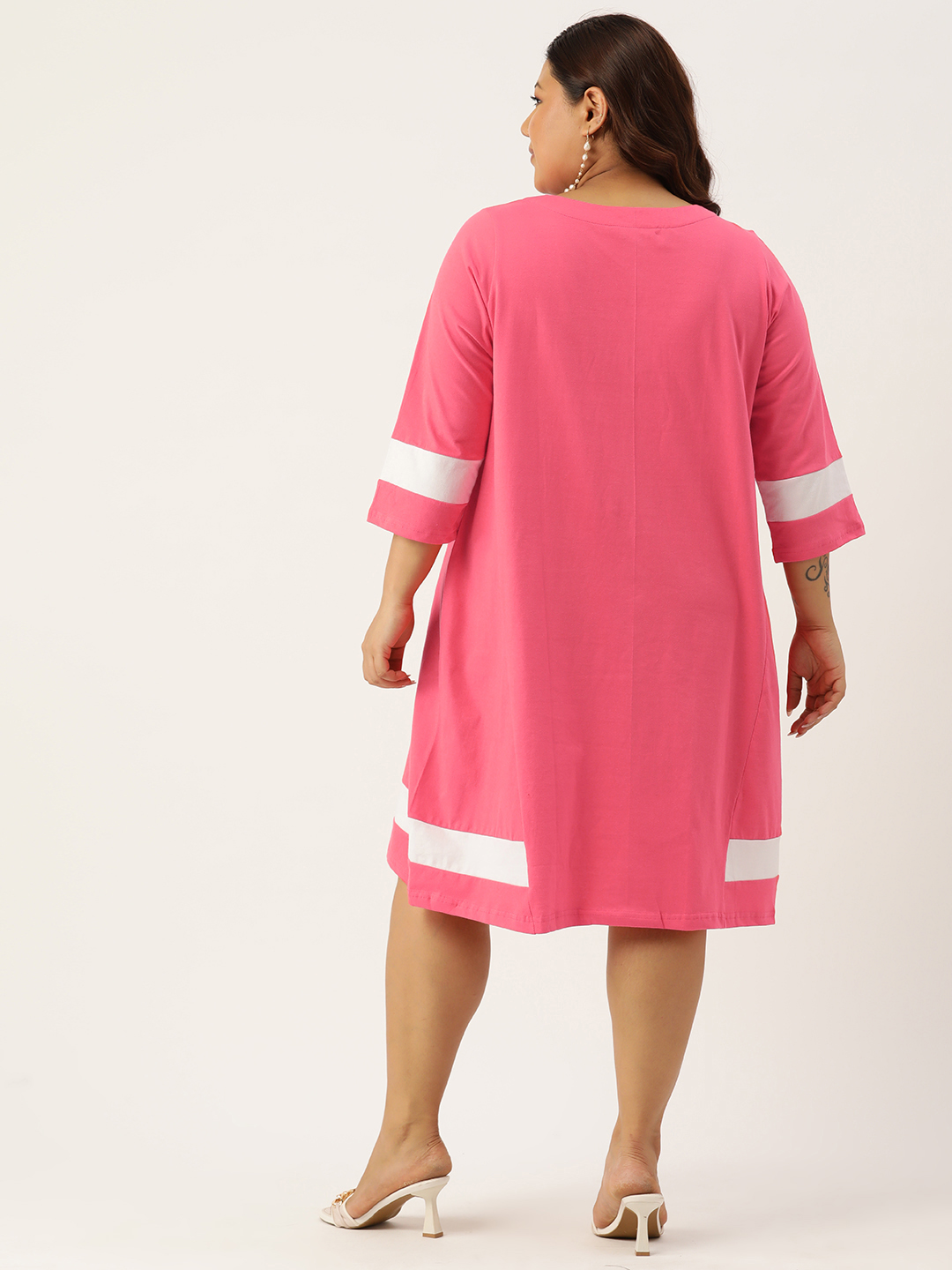 Women's Plus Size Fuchsia & White Colour Blocked Midi Dress