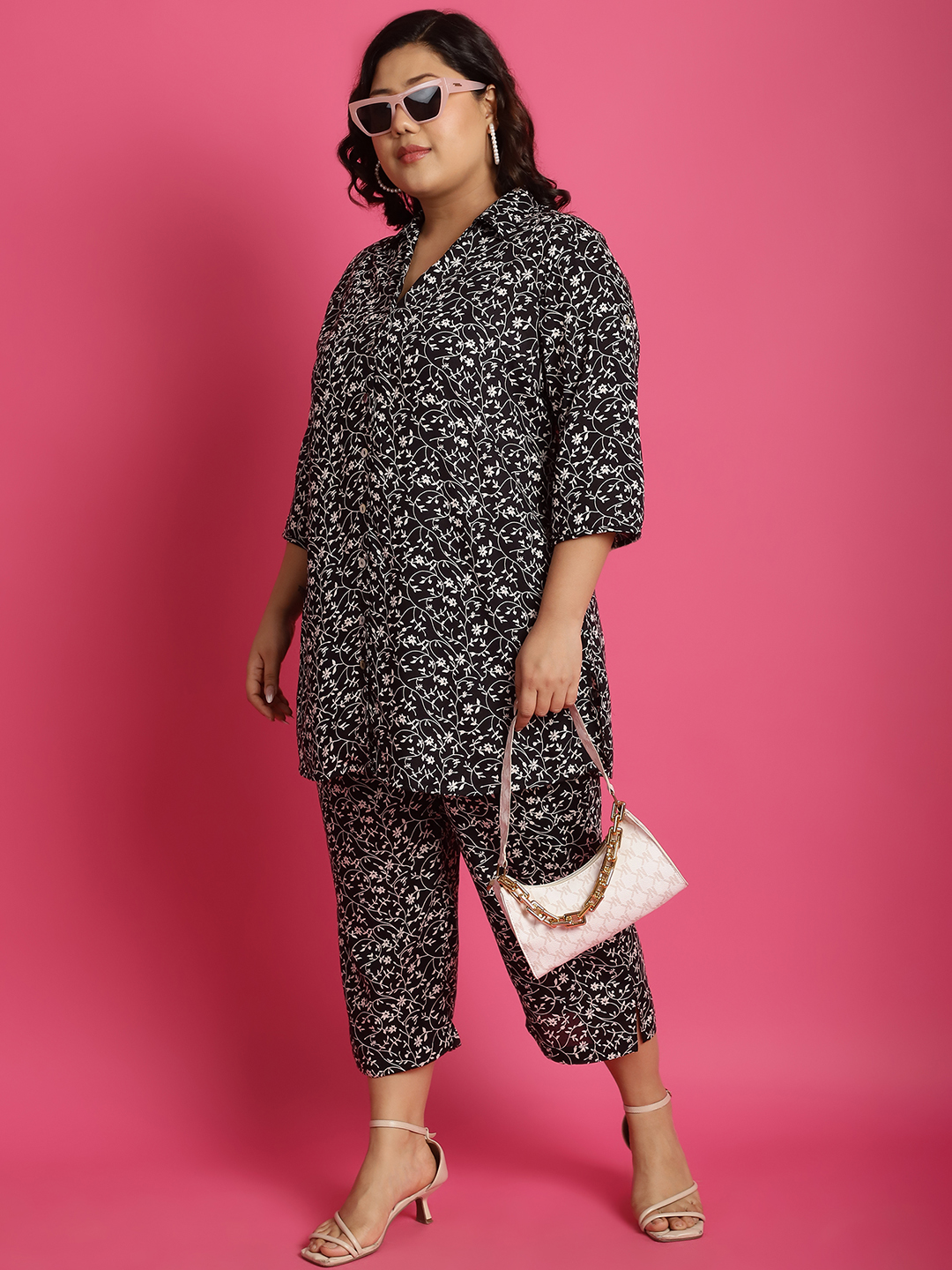 Women's Plus Size Black small floral printed mid calf length capri