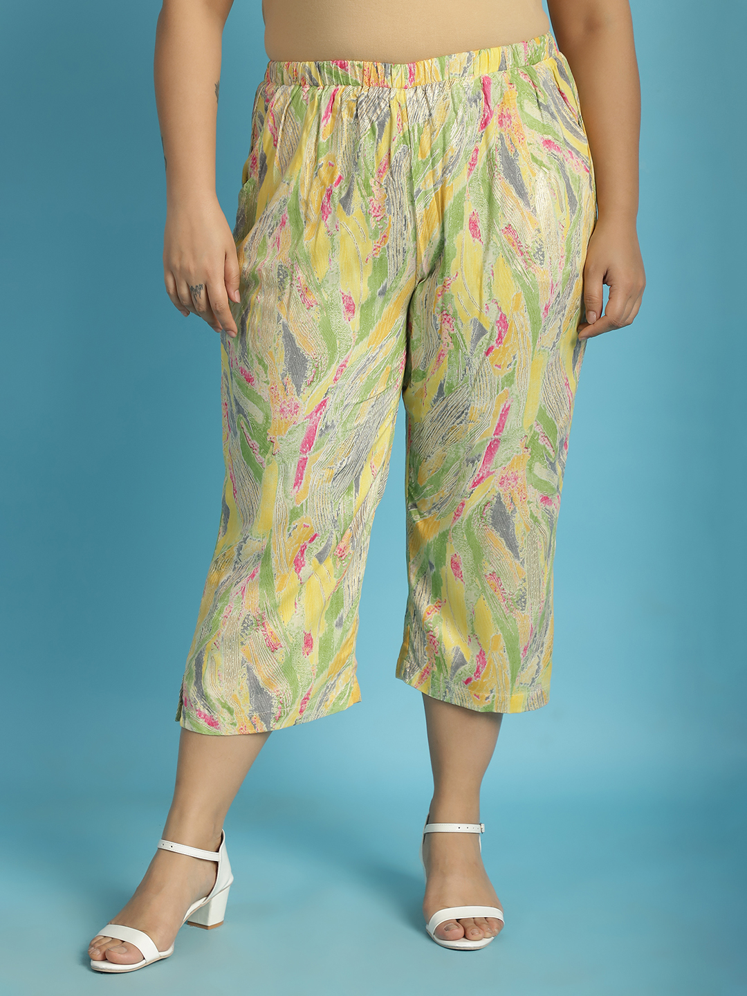 Women's Plus Size Yellow Gold Foil floral printed mid calf length capri