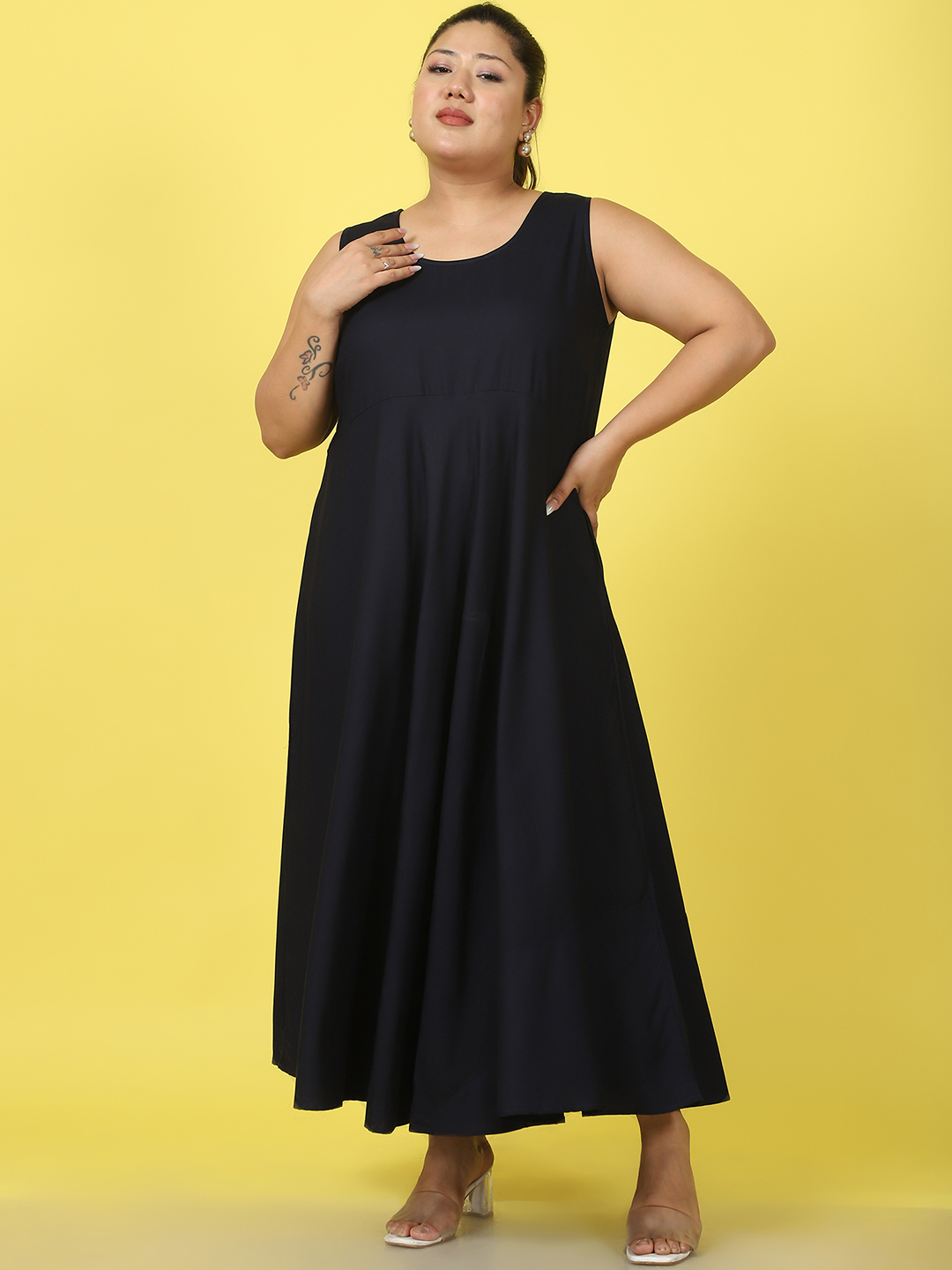 Women's Plus Size Black & White floral printed Maxi dress with attached open front shrug