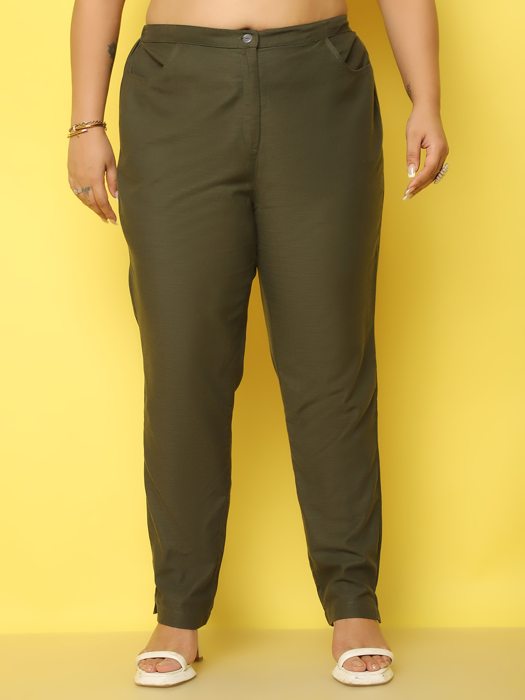 Women's Plus Size Olive Solid Color Smart Tapered Fit High-Rise Trouser