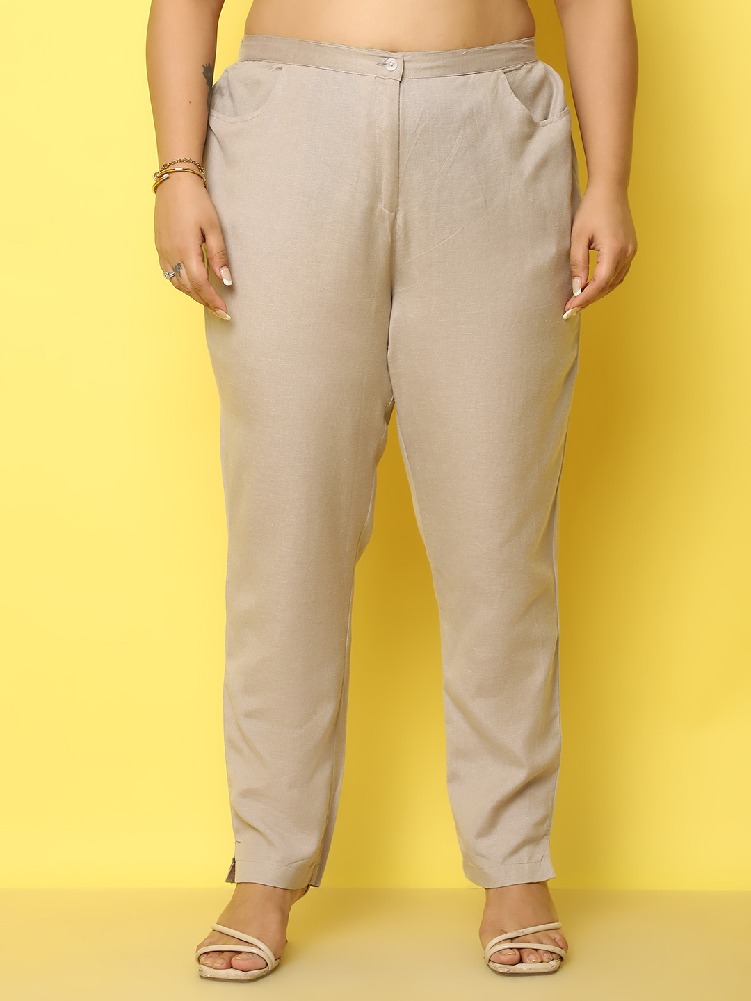 Women's Plus Size Stone Solid Color Smart Tapered Fit High-Rise Trouser
