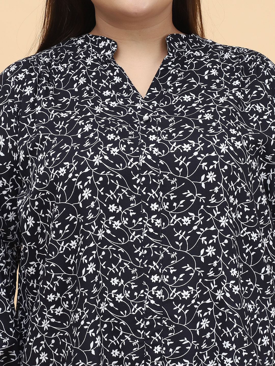 Women's Plus Size Black small floral printed casual top