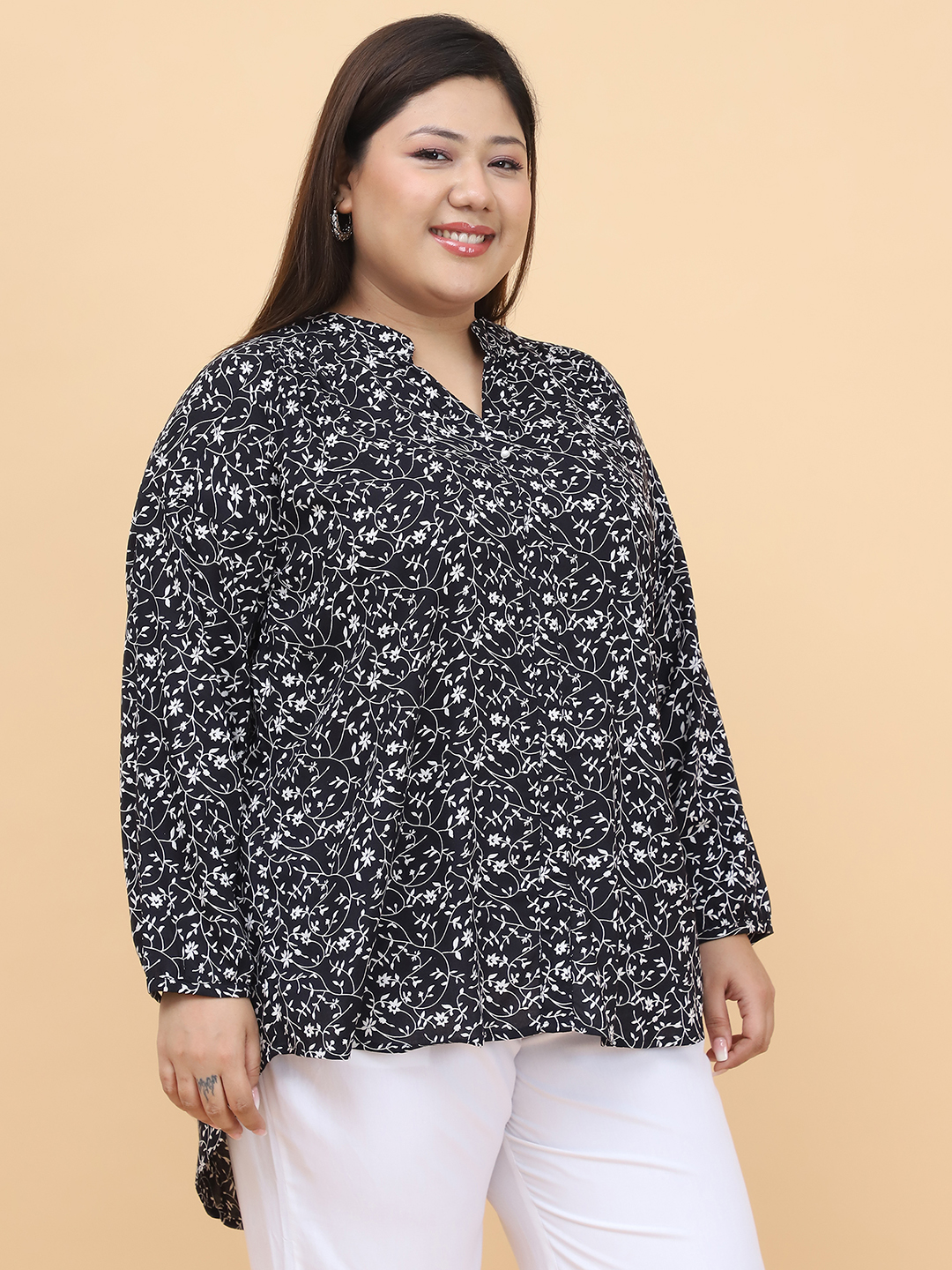 Women's Plus Size Black small floral printed casual top