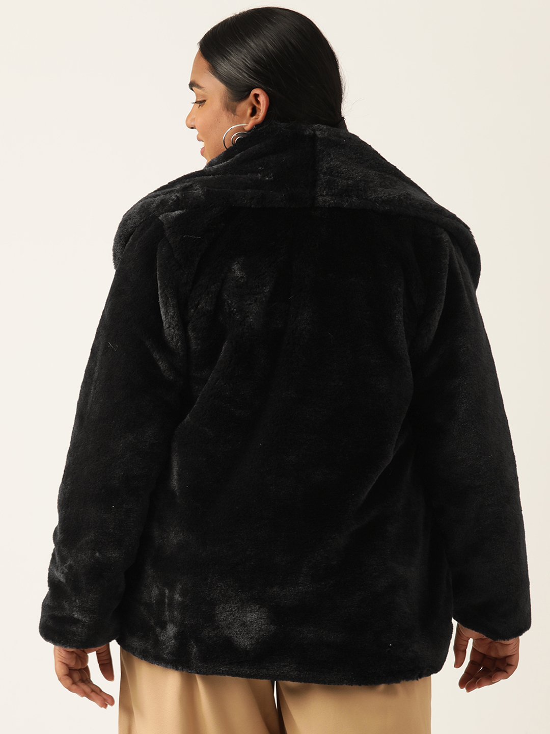 Women's Plus Size Black soild color faux fur winter jacket with attached lining