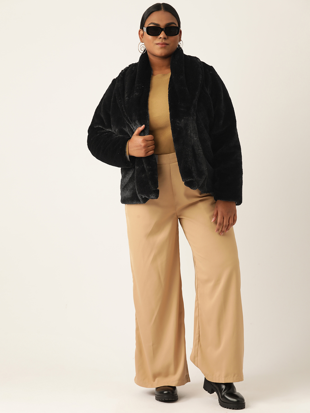 Women's Plus Size Black soild color faux fur winter jacket with attached lining
