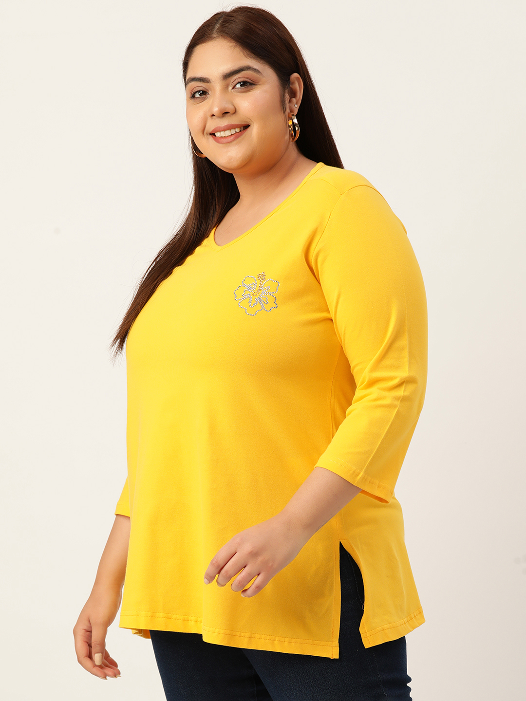 Women's Plus Size Yellow Solid Color Cotton knitted T-shirt with embellished detail