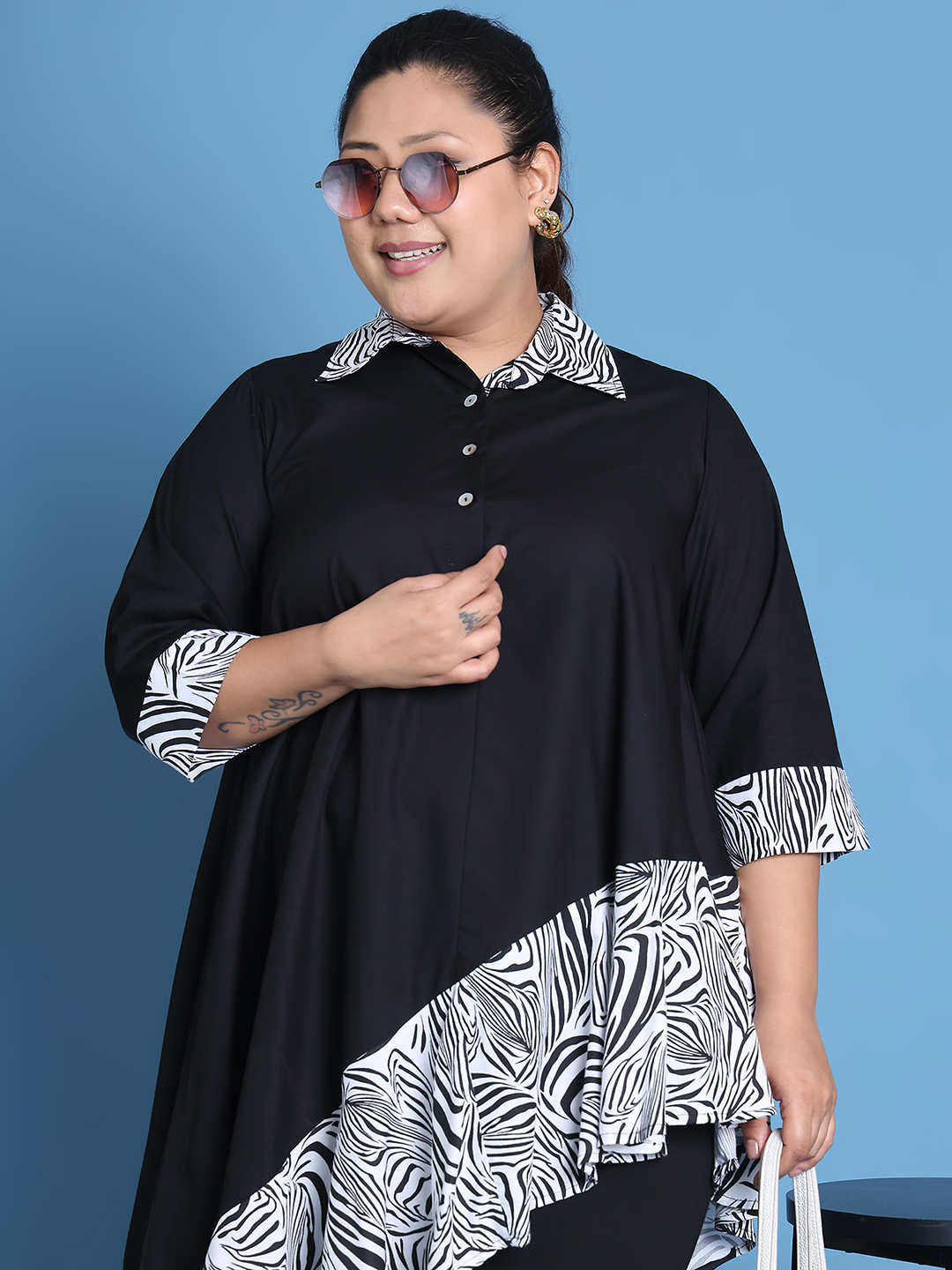 Women's Plus Size Black Solid Color and Black Zebra Floral printed detail woven longline top