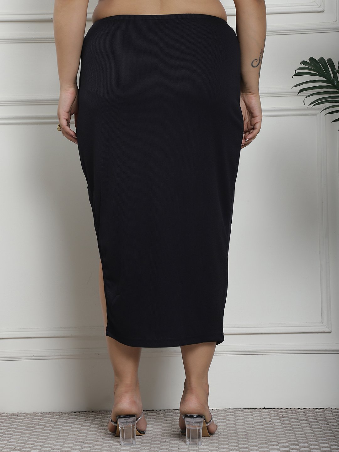 The Ribbed Siren Skirt : Black Color